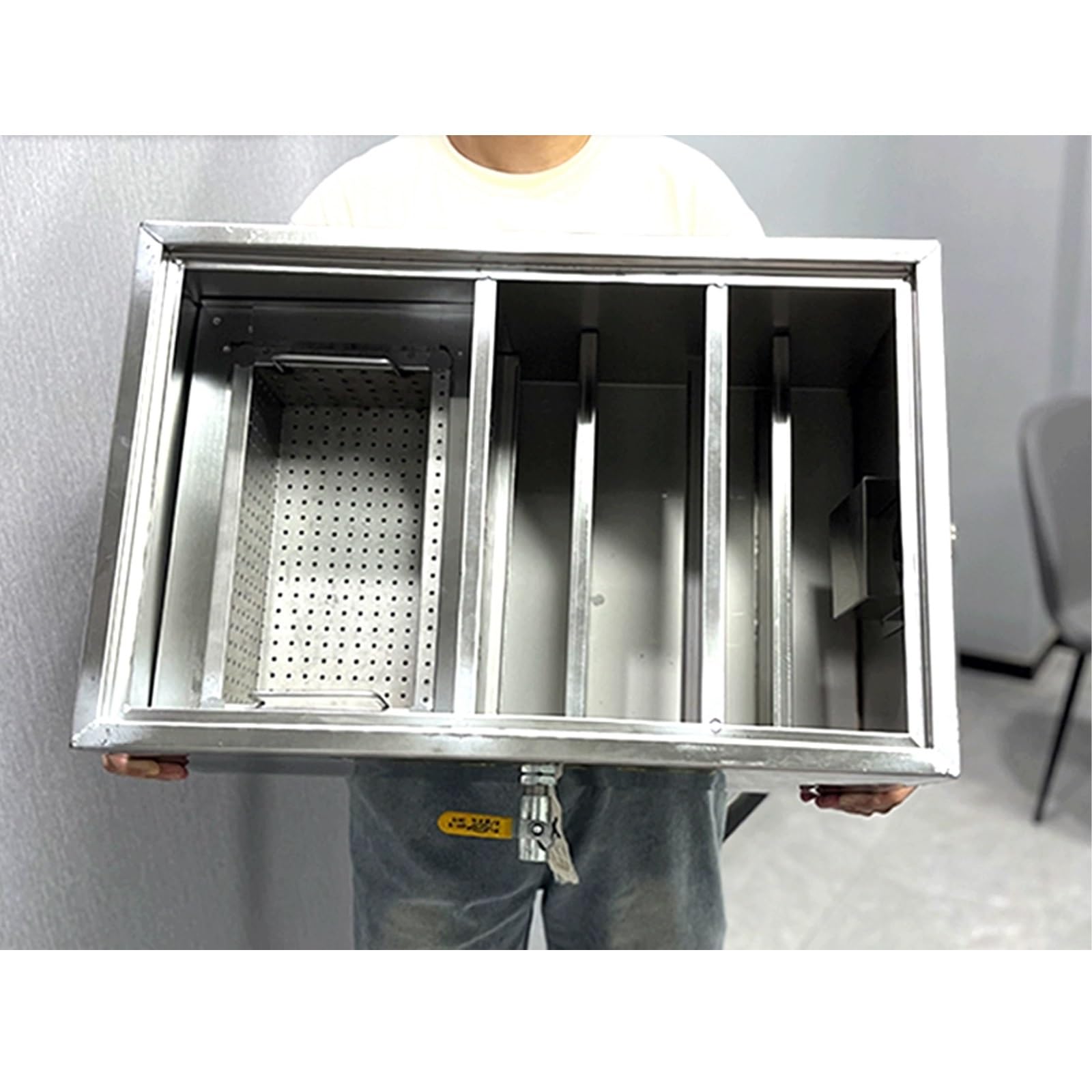 Piège à graisse en acier inoxydable durable avec système de filtration efficace pour évier
