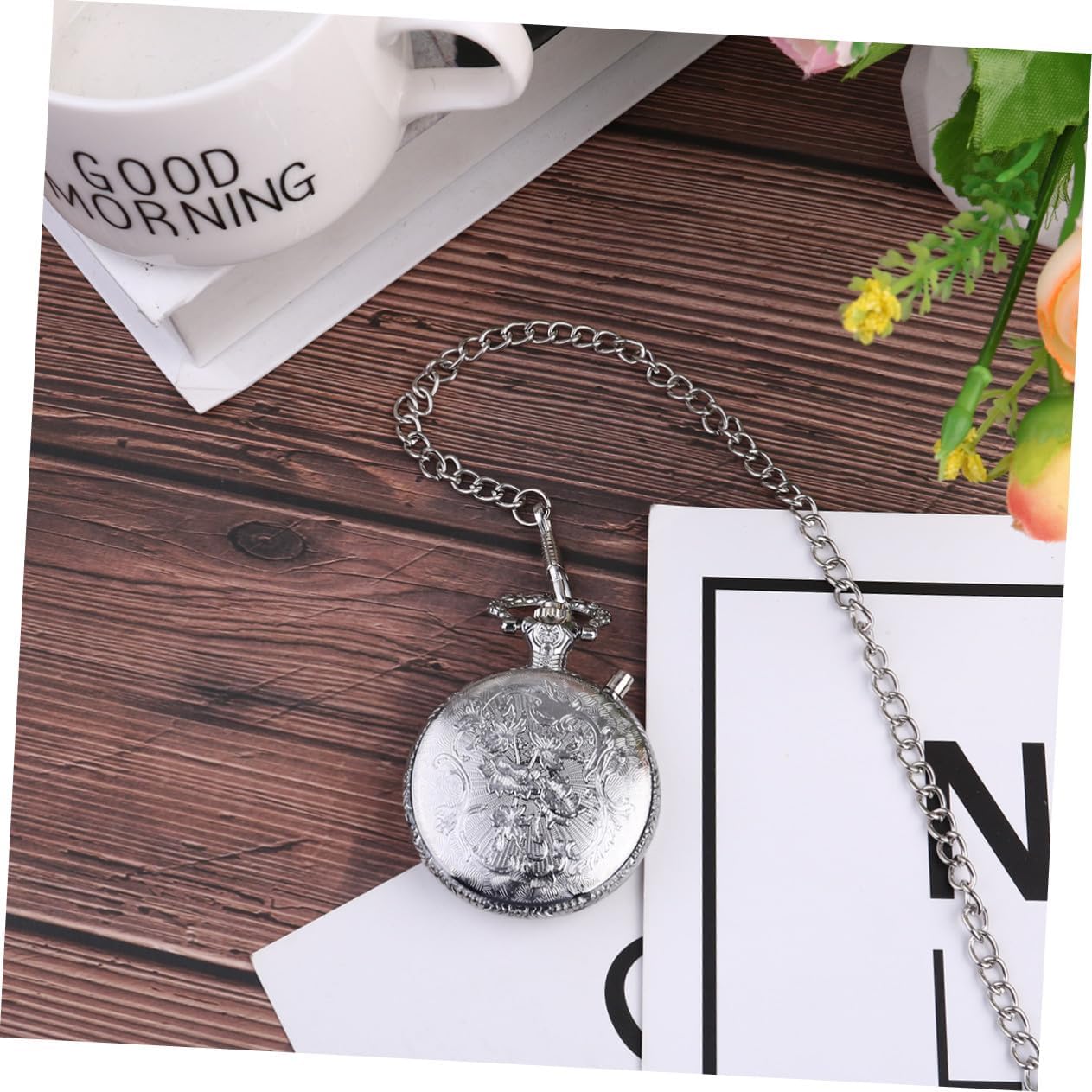 Vintage Pocket Watch with Locomotive Design Flip Cover for Men Classic Railroad-Style Timepiece Suitable for Clothing Decoration and Giving