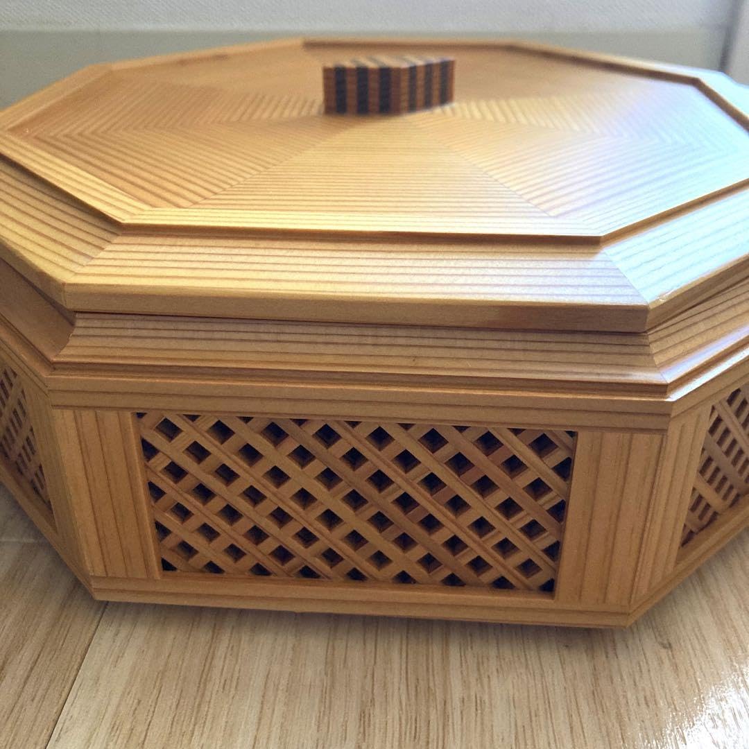 Amazon.co.jp: 秋田杉 組子細工 八角菓子器 大橋作 伝統工芸品 