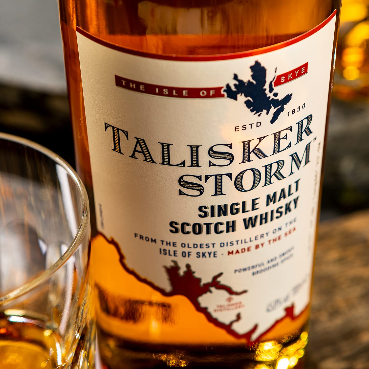 Talisker 10 Anni Single Malt Scotch Whisky con Astuccio 700 ml & Storm Single Malt Scotch Whisky con Astuccio 700 ml