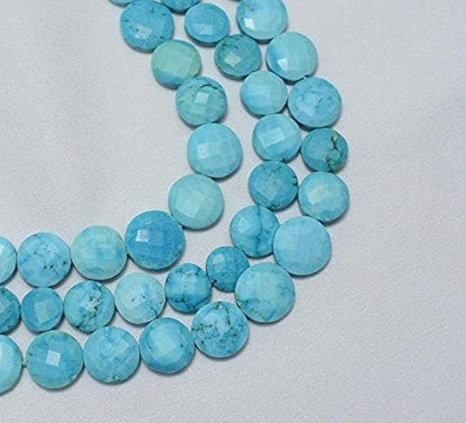 Perles Turquoise howlite 13mm stables et calibrées pour éviter les perles dépareillées