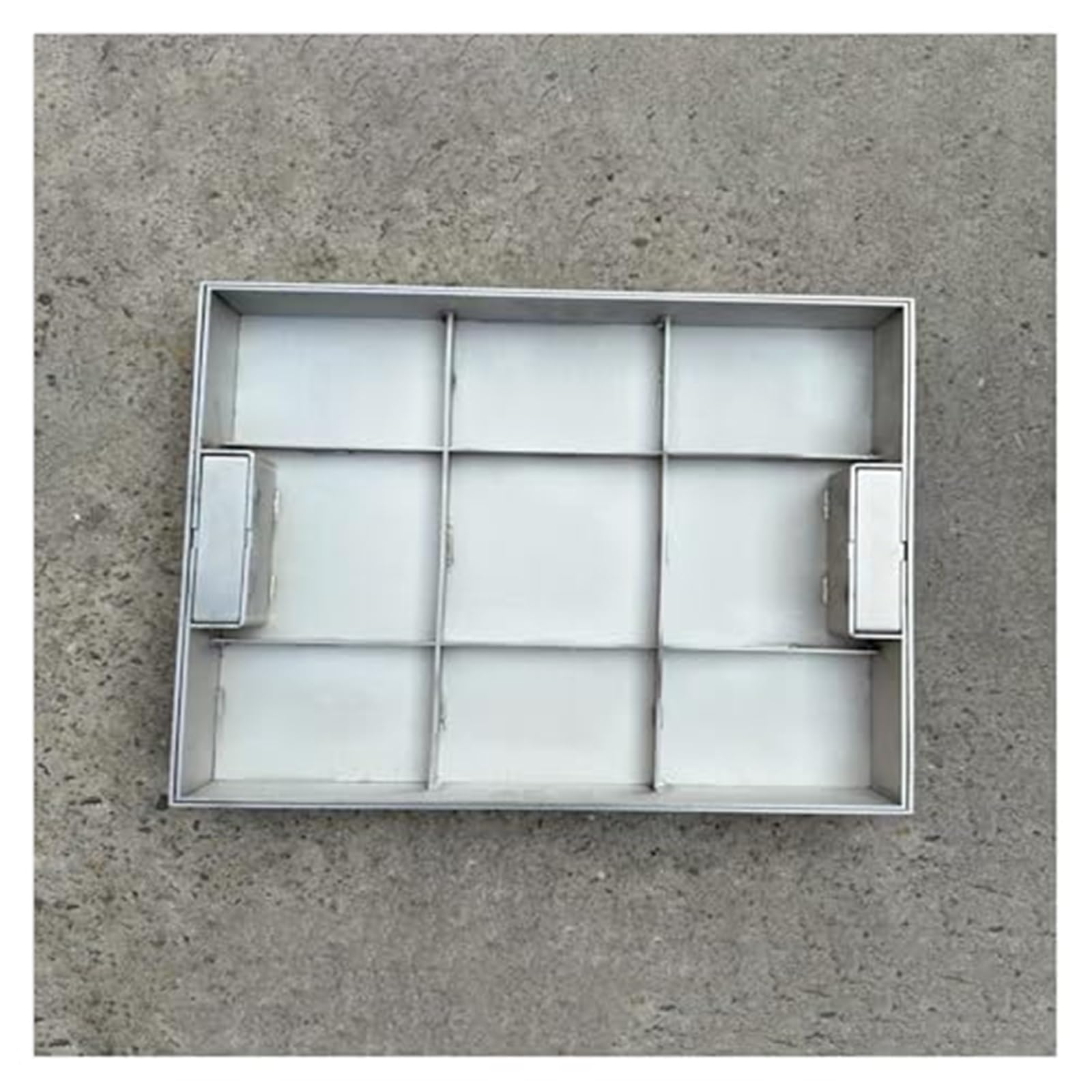Tapa de inspección rellenable e invisible para jardín de 61x61cm