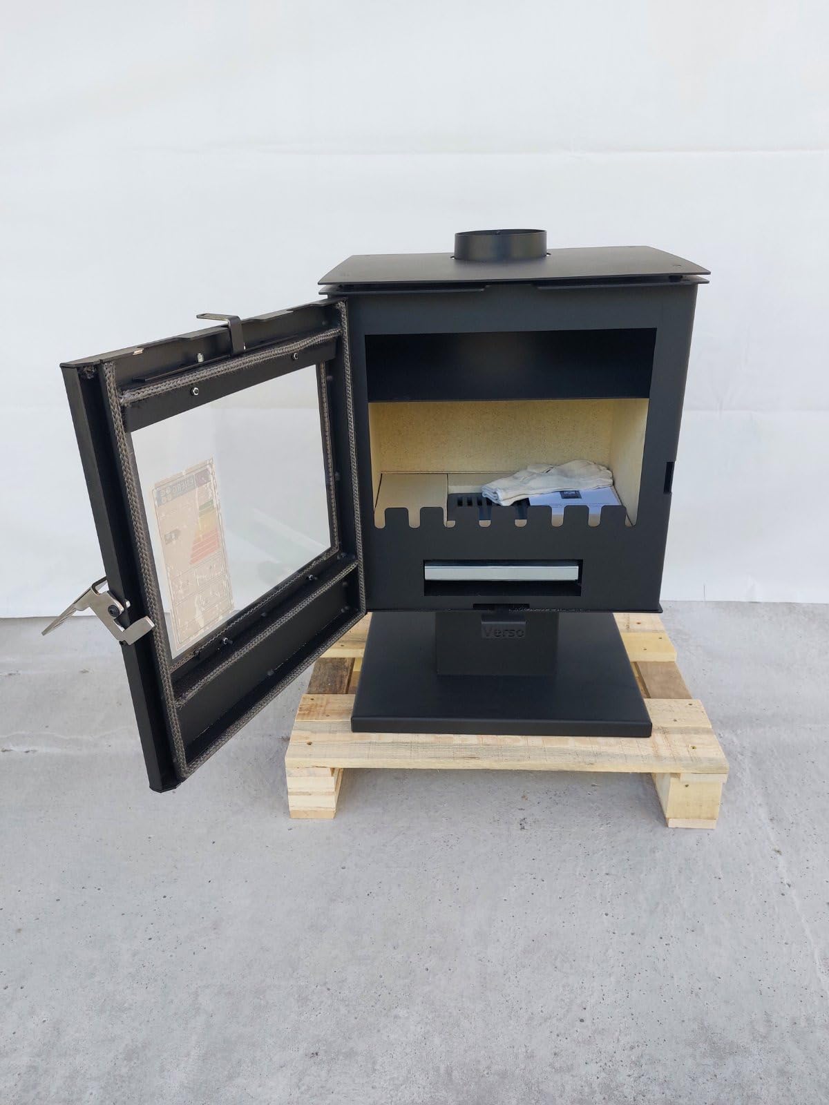 VERSO RHEIA P Kaminofen 5 kW Holzofen – Moderner Kaminofen freistehend, EEK A+, BImSchV Stufe 2, energieeffizienter Ofen für Wohnraum, Stahl Kaminofen Holzheizung