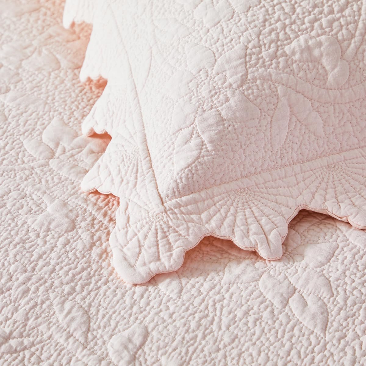 Brandream Cottage Floral Cotton Pillow Shams Set of 2 King Size - Pink Quilted Shams with Scalloped Edge, Romantic Farmhouse Decorative Pillow Covers