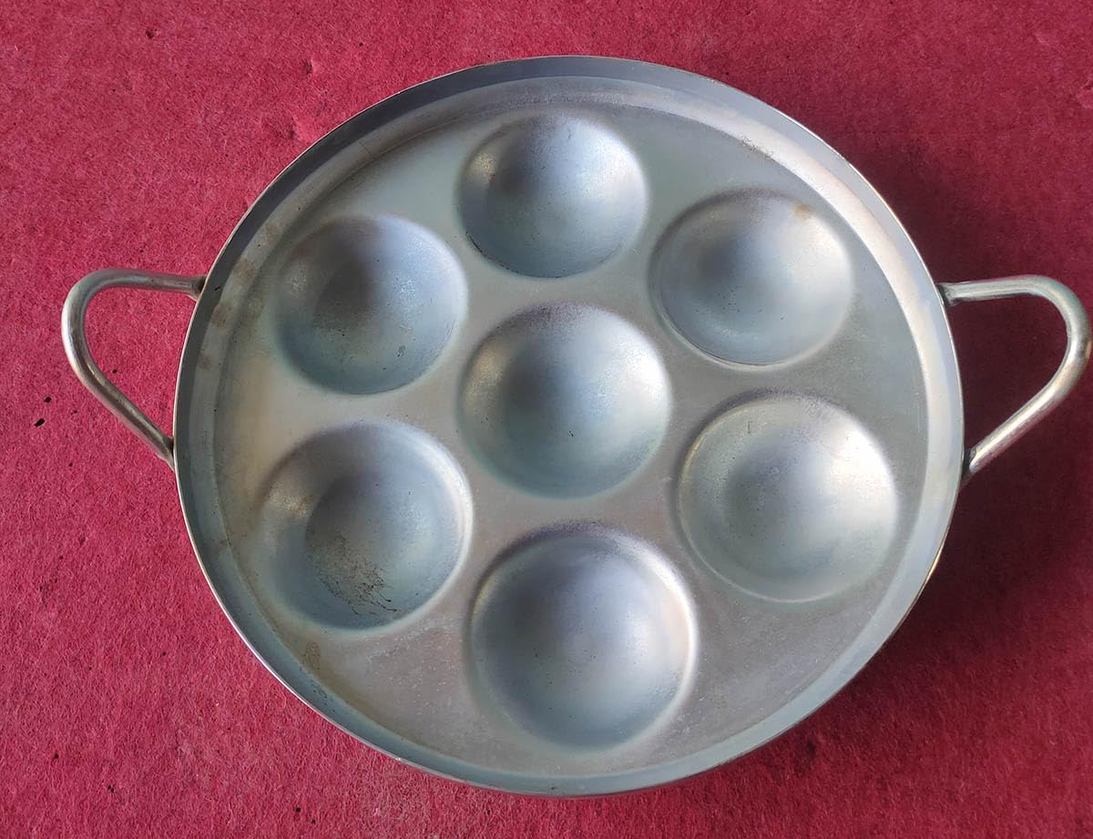 Aluminum Paniyaram Pan 7 Cups with 2 Side Handle