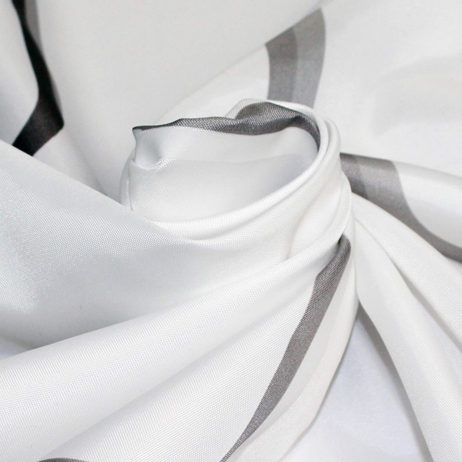 KnSam Zasłona prysznicowa wodoszczelna, odporna na pleśń, nadaje się do prania, z 12 kółkami do zawieszenia prysznicowego, kwadratowa, do łazienki, 180 x 200 cm
