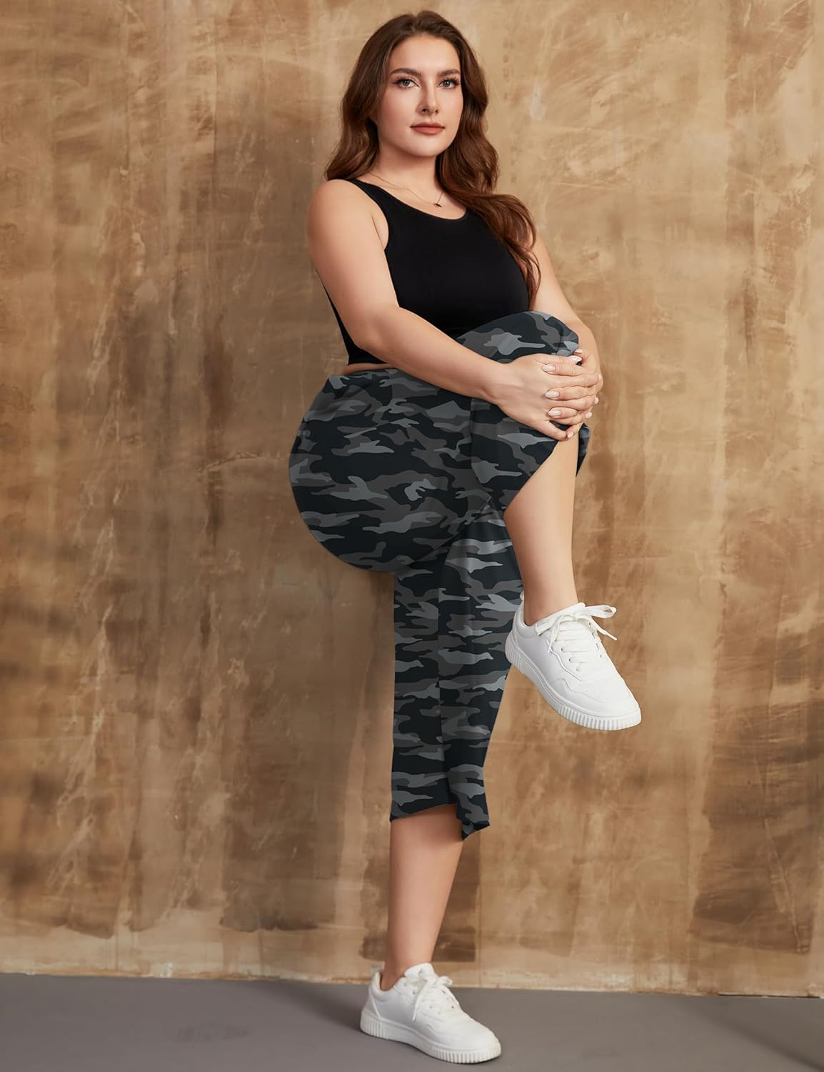 FOREYOND Plus Size Capri Pants for Women Flared Leg Yoga Pants with Pockets Loose Fit Workout Activewear Sweatpants - Image 5