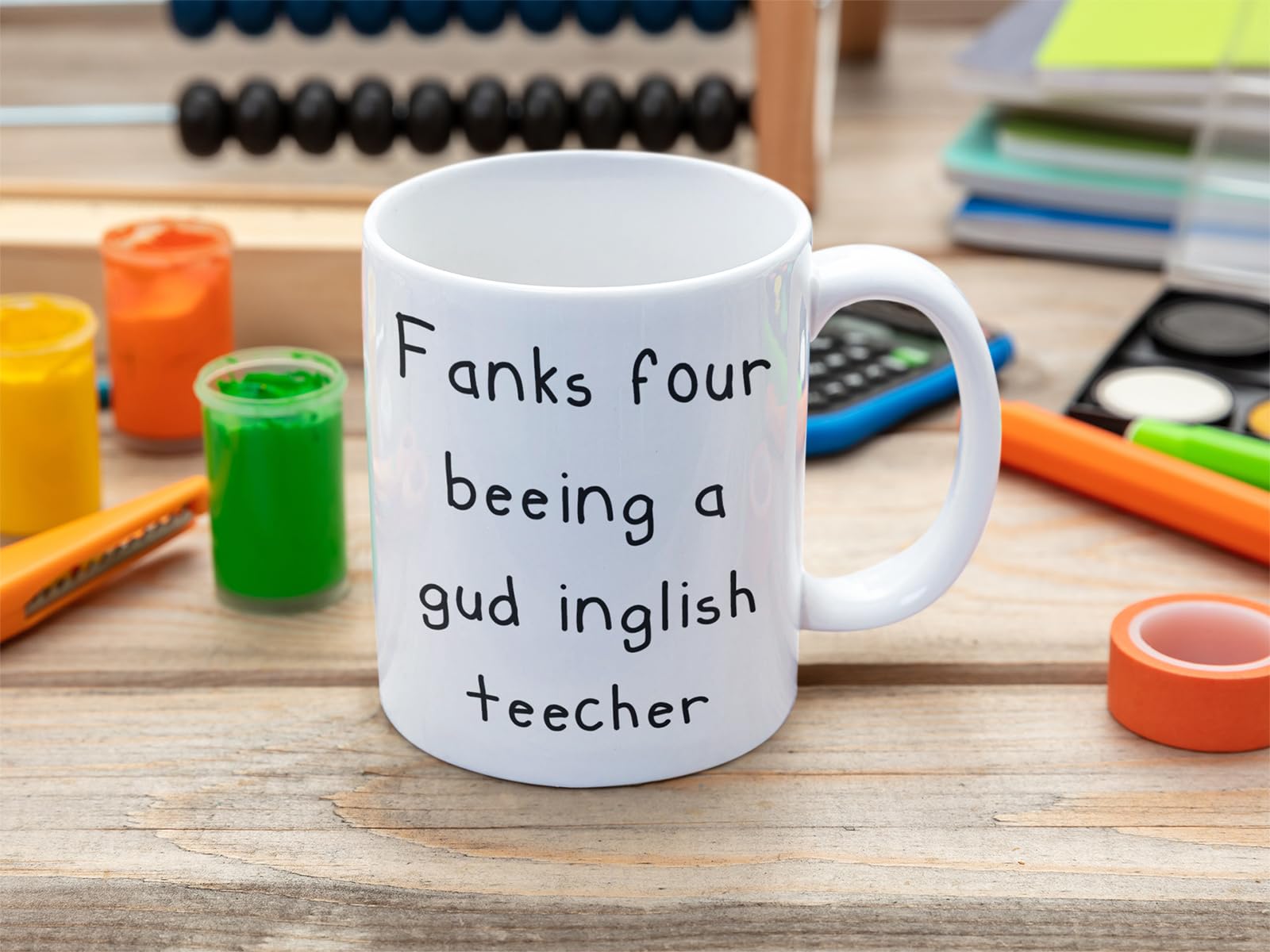 Tazza Divertente Per Insegnante Di Inglese | Regalo Originale Prof | Tazza In Ceramica Con Frase "Fanks Four Beeing A Gud Inglish Teecher" | 300 Ml | Microonde E Lavastoviglie - 2
