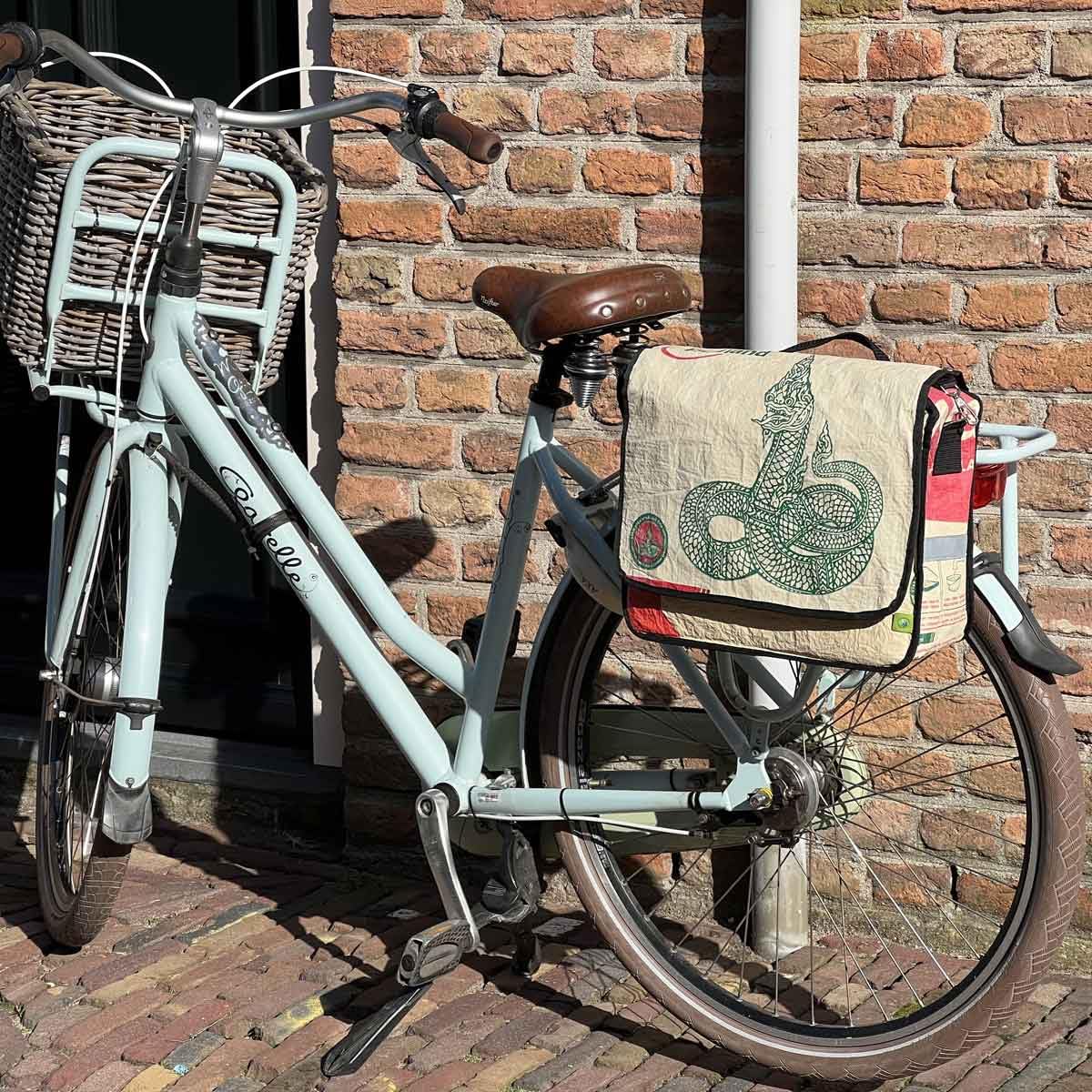 MoreThanHip Einzelne Fahrradtasche/Laptop-Tasche Einzelpacktasche aus recycelten Zementsäcken - Vannak - für Fahrrad und E-Bike - Upcycling - Nachhaltig - Öko - Vegan (Elefant)