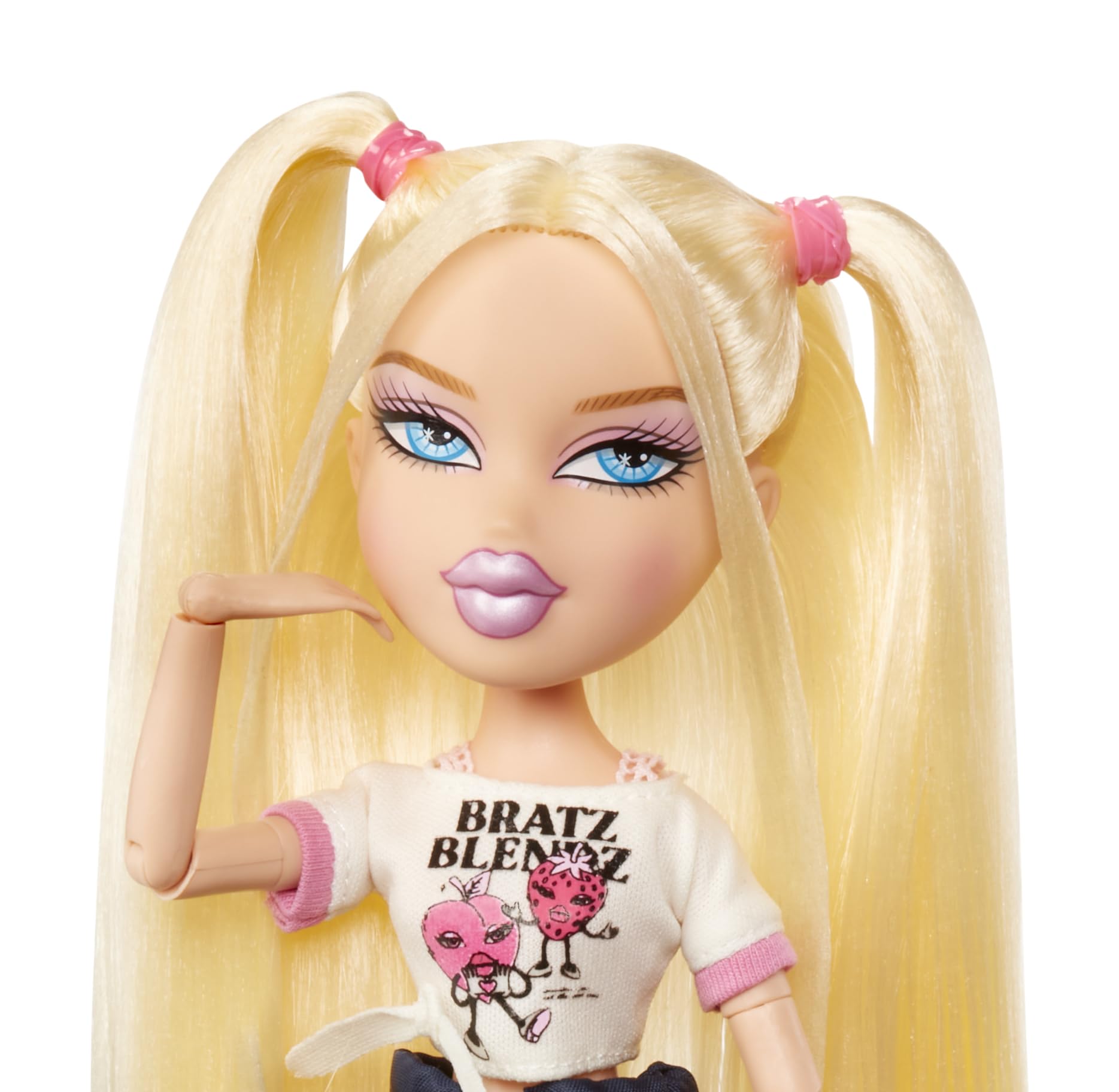 Bratz Stylin' Cloe - Muñeca de Moda con Camiseta Personalizable Que Puedes Usar, Incluye Accesorios, Lindos Juguetes para Niñas
