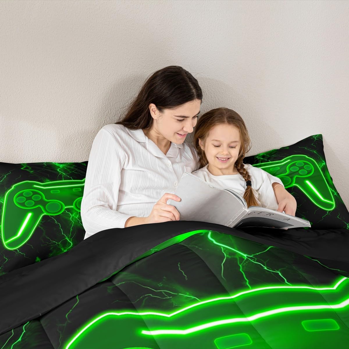 Feelyou Gamer Bedding Set Toddler Size Gaming Bedding Set for Kids Teens Adults Green Lightning Modern Game Console Controller Duvet Quilt Game Room Decor 2Pcs with 1 Pillow Case All Season Soft