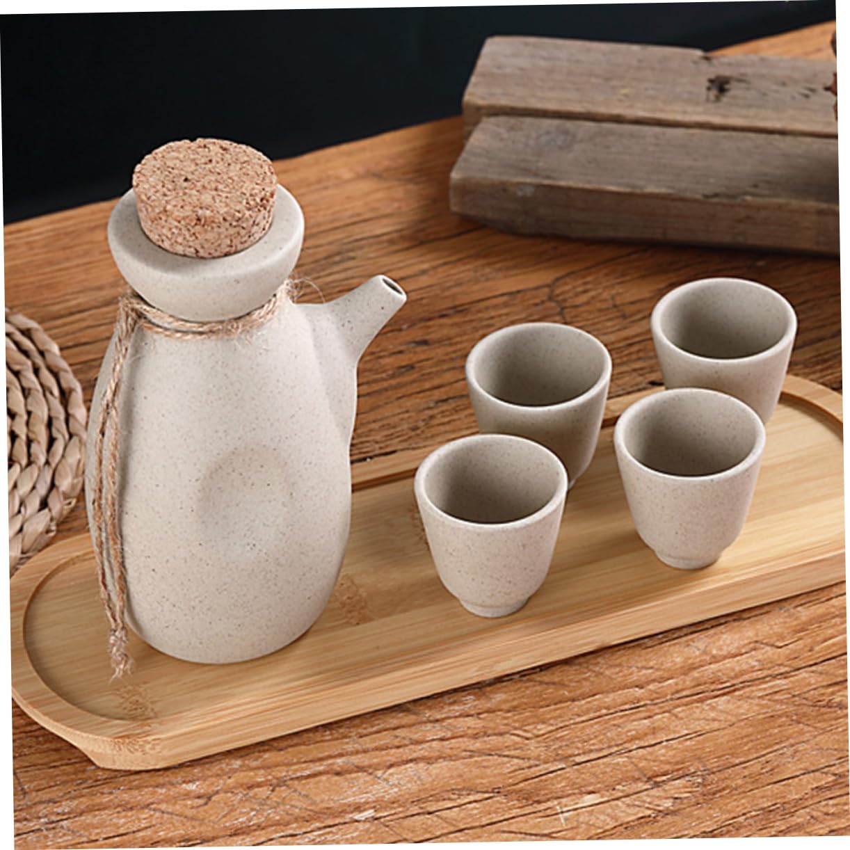 Mikinona Juego de Sake Japonés y 4 Tazas 50ml 1 Botella 300ml Cerámica