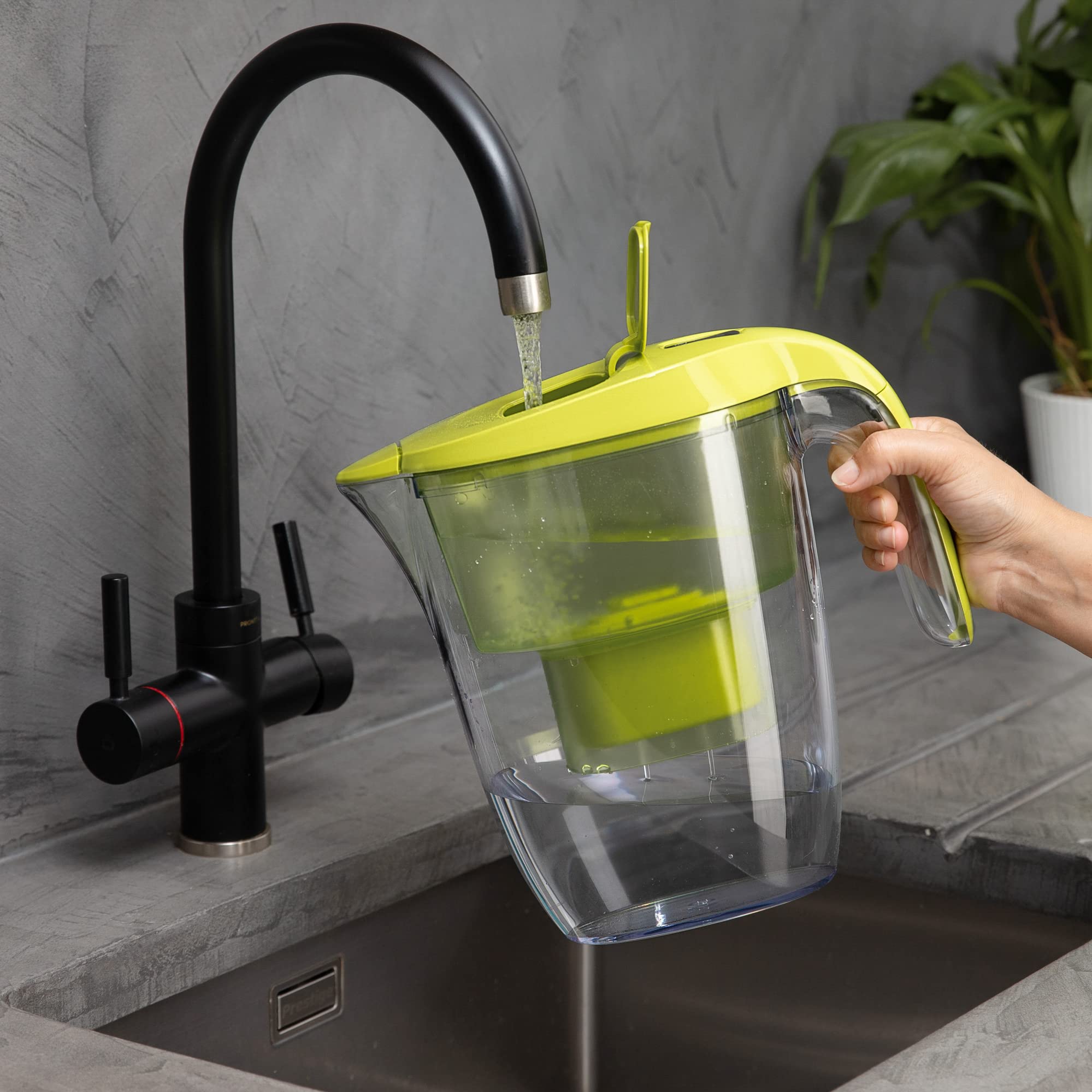 Nouveaux 2.7L Water Filter Jug – For Reduction of Chlorine, Limescale and other impurities,Fridge Design,1x 3-Month (90days) Filter Included-Neon-green. Also Compatible with Filter logic cartridges.