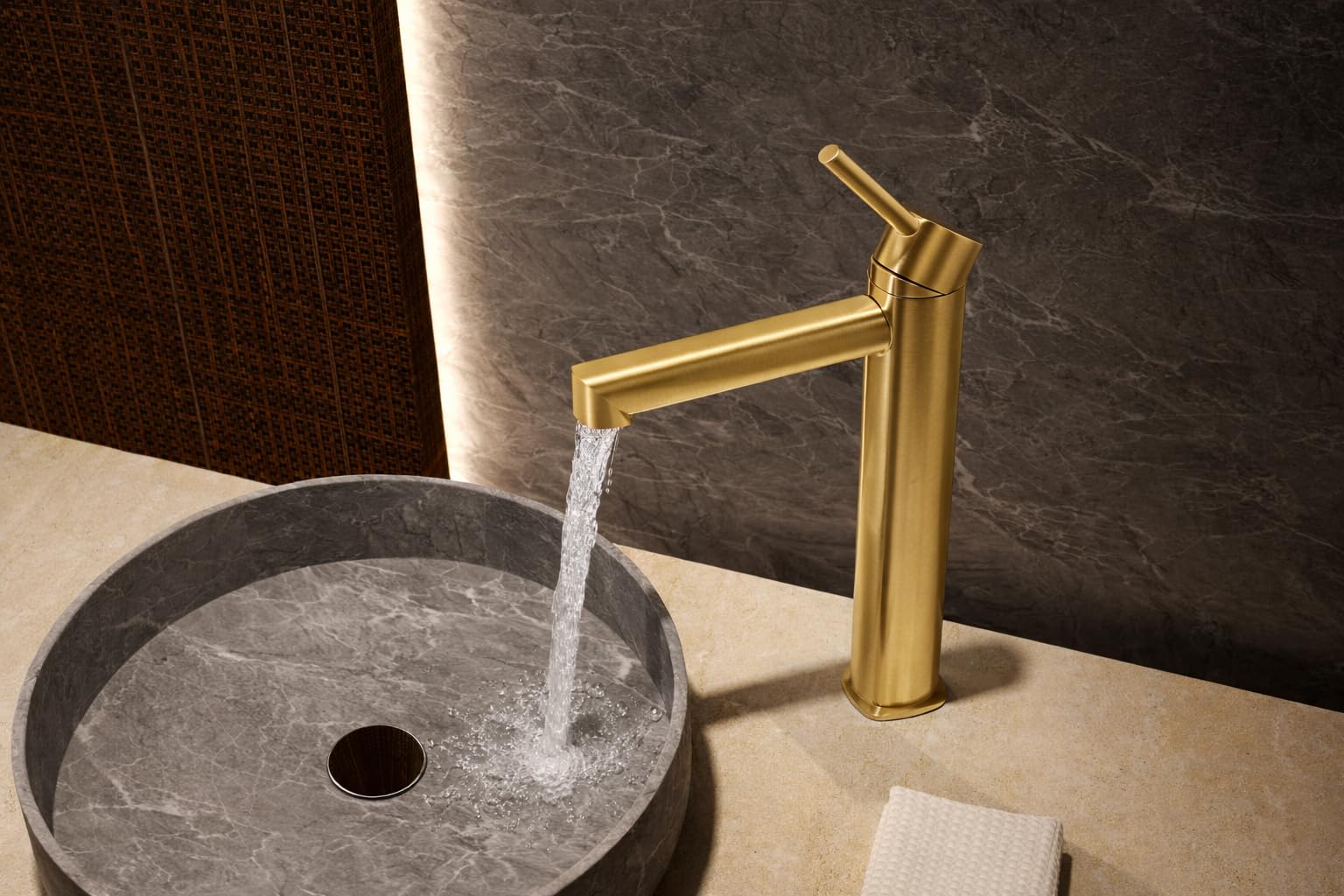 IMEX Toskańska chromowana bateria umywalkowa wysoka, mosiężny korpus, wkład ceramiczny Ø26 mm, w zestawie węże 3/8", idealny do nowoczesnej umywalki nablatowej (szczotkowane złoto)