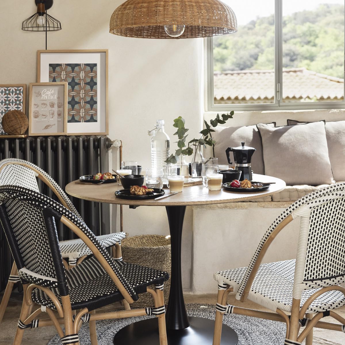 Atmosphera - Table à Manger Ronde Elias 4 Personnes D 102 cm, Plateau Effet Chêne et Pied Central Métal Noir - pour Salle à Manger, Cuisine