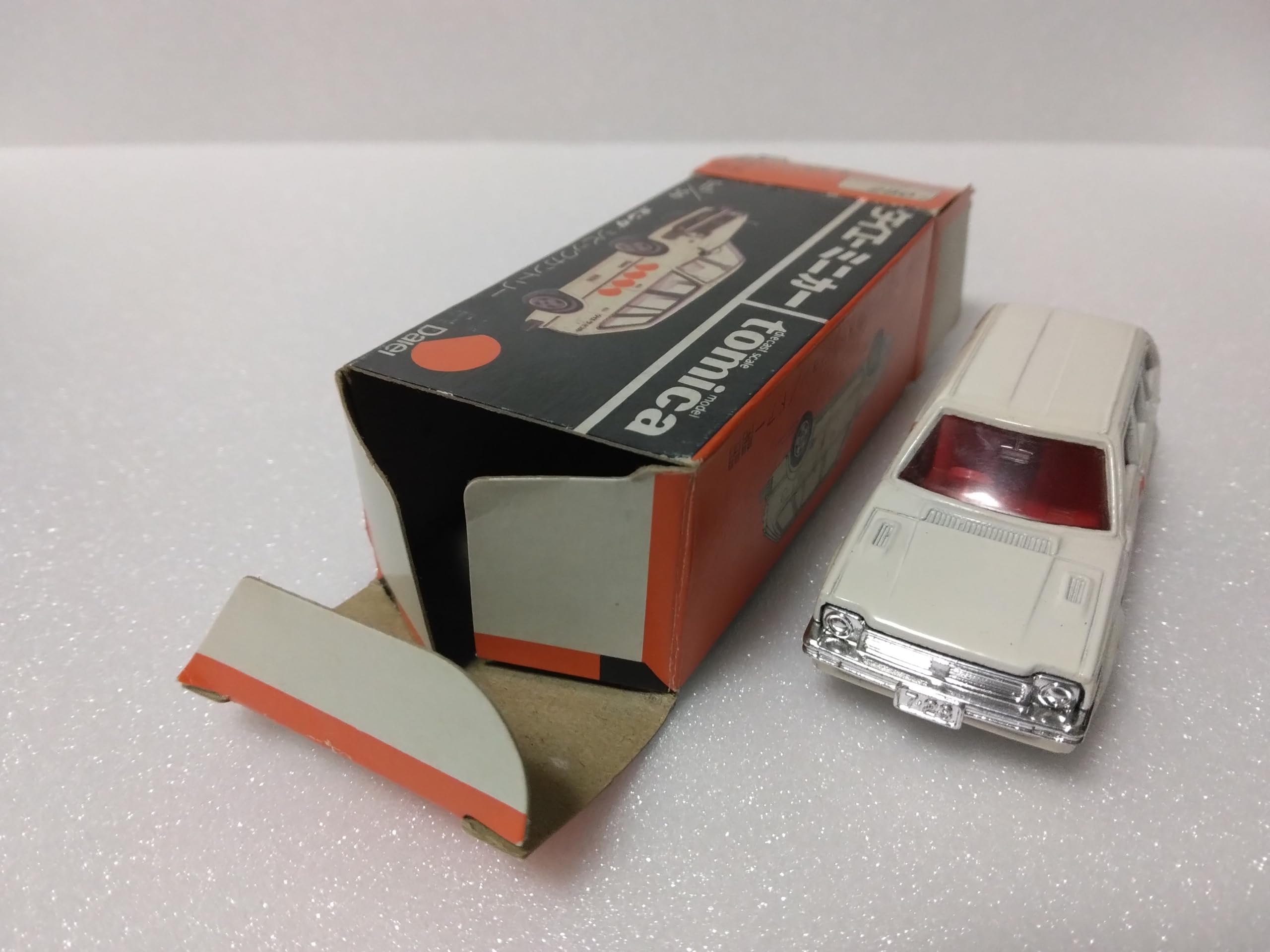 廃盤　ダイエー　トミカ　ミニカー　ホンダ　シビックカントリー　激レアトミカ Amazon.co.jp: ダイエー特注トミカ D-01 ホンダ シビック カントリー