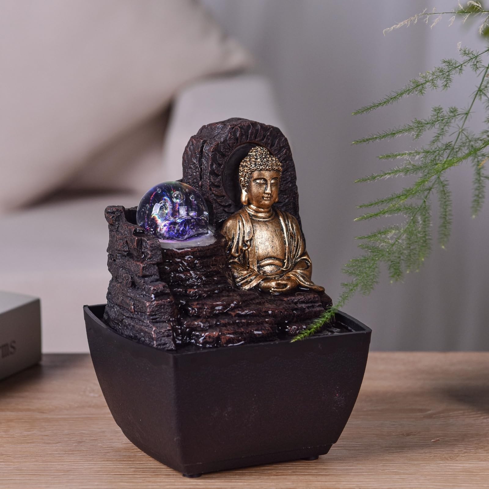 Fontanna Zen Budda Kolorowe światło LED - Dekoracja Zen Spirit - Obiekt szczęścia Feng Shui - Fontanna stołowa - Inteligentny i przydatny pomysł na prezent w niskiej cenie - wys. 18 cm - Theravada