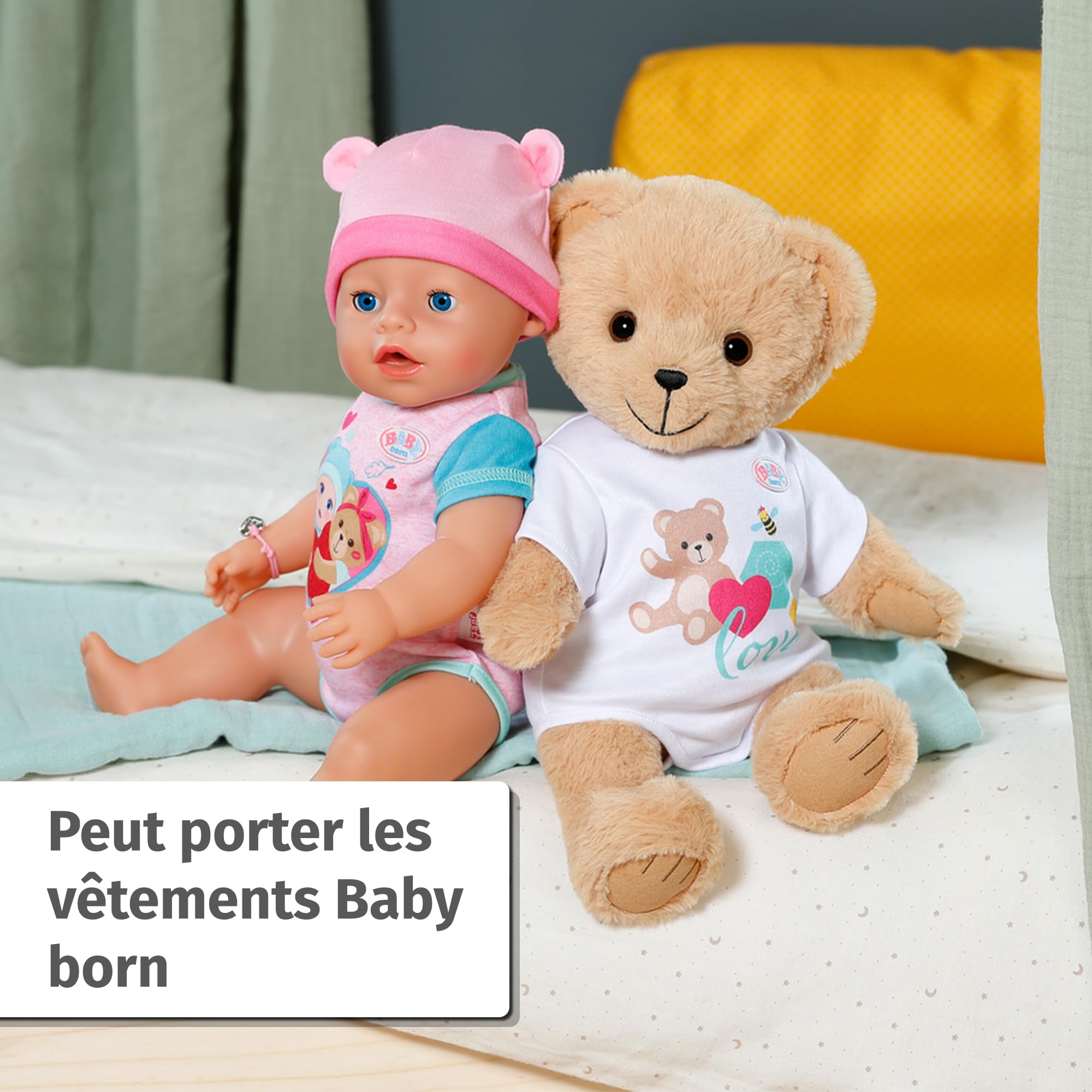 BABY born Teddy Chantant - Ours en Peluche avec Fonction sonore & grenouillère Blanche - Bras et Jambes Mobiles - Convient aux Enfants de 18 Mois et Plus - Chante 5 chansons allemandes de la série
