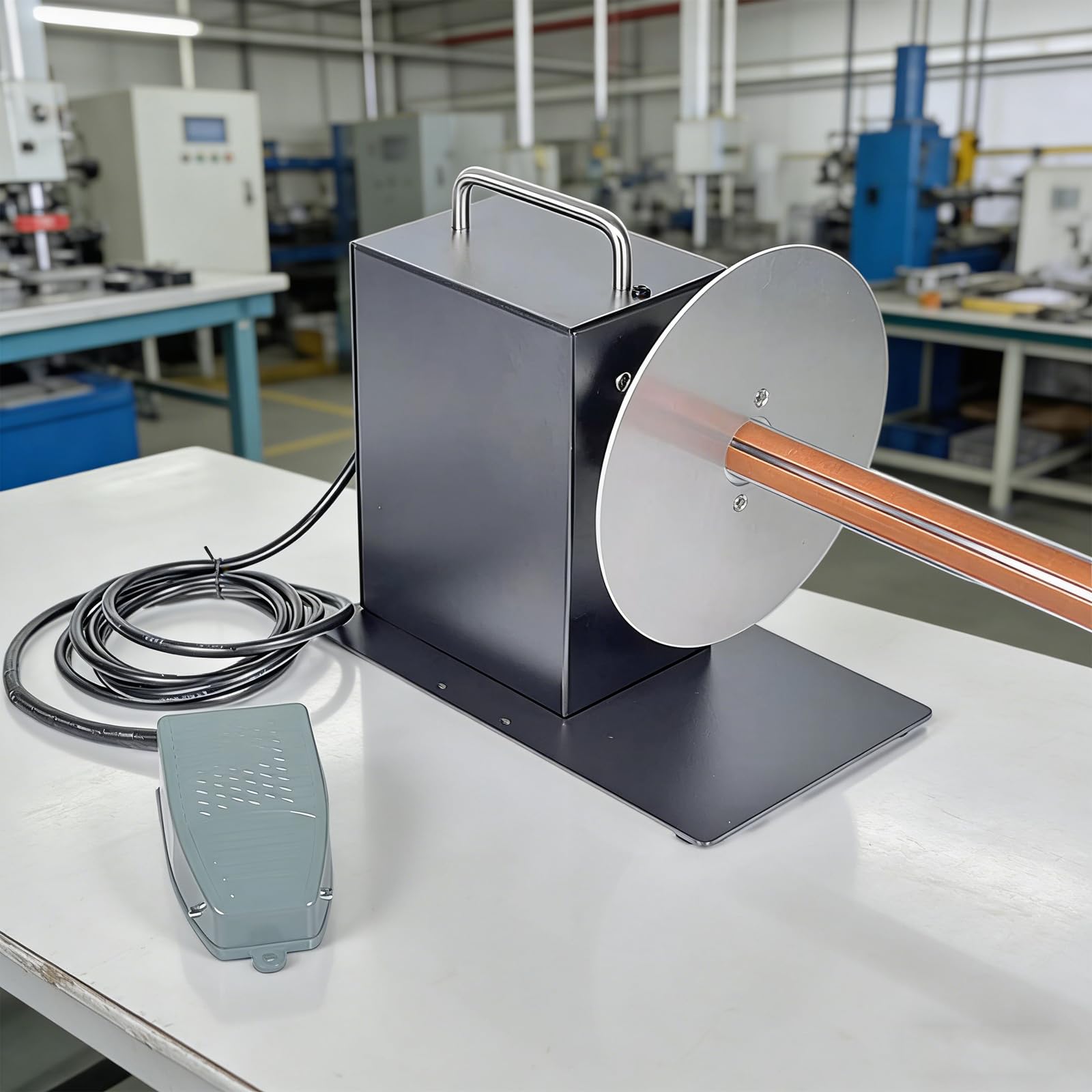Máquina rebobinadora de materiales para carteles y papel pintado, rodillo de alta RPM, velocidad y dirección ajustables, disco de 60 cm para un rebobinado eficiente