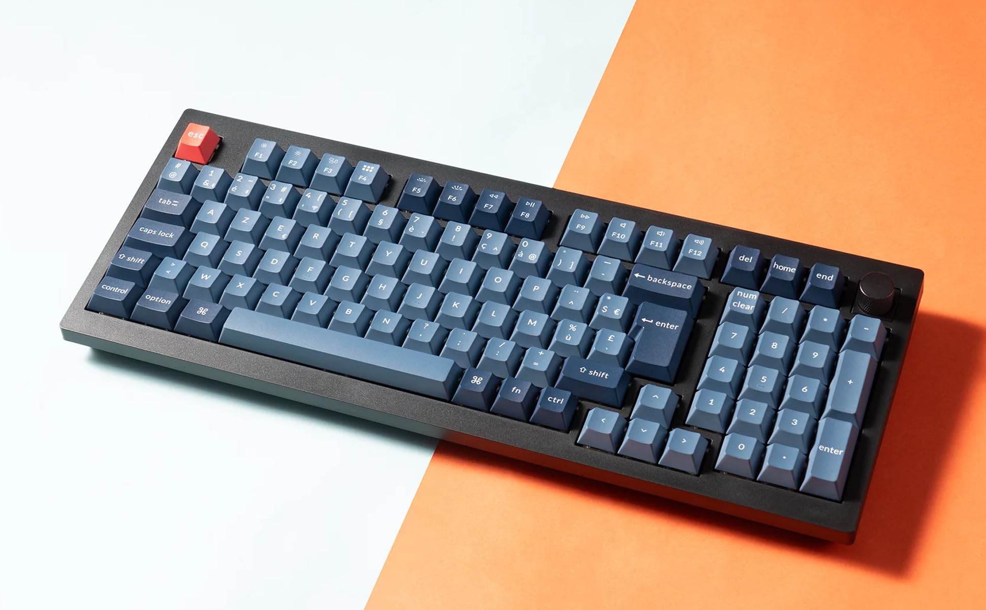 Keychron V5 Max Clavier Mécanique sans Fil Personnalisé, 2.4G Hz Bluetooth Cable Connection QMK/Via Programmable, Lumière RVB Hot-Swap Gateron Jupiter Rouge Switch pour Mac/Windows/Linux FR Layout