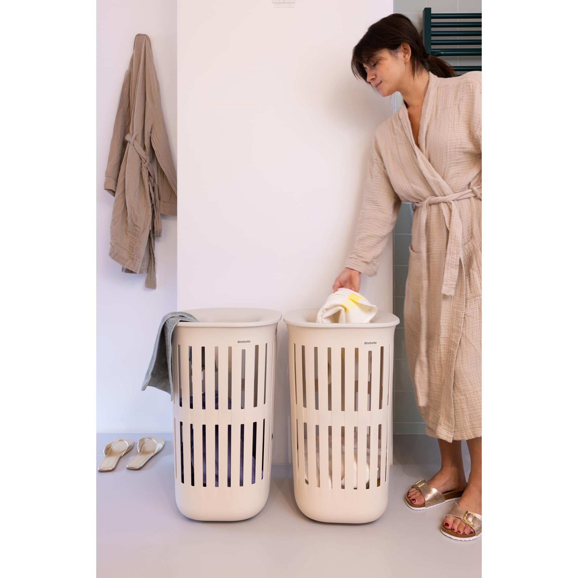 Brabantia Collect-It Cesta de la ropa 55L (Soft Beige), cesto ropa sucia para cocinas, baños o lavanderías, cesta colada para prendas, toallas o sábanas, set de 2 cestos robustos