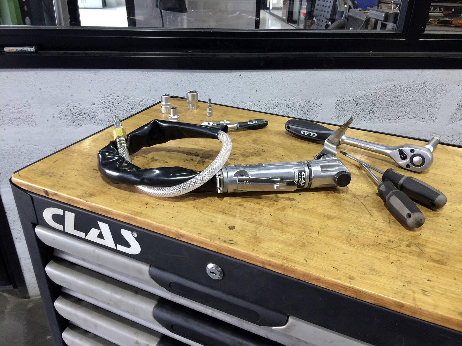 CLAS Equipements Couteau pneumatique - OP 0500