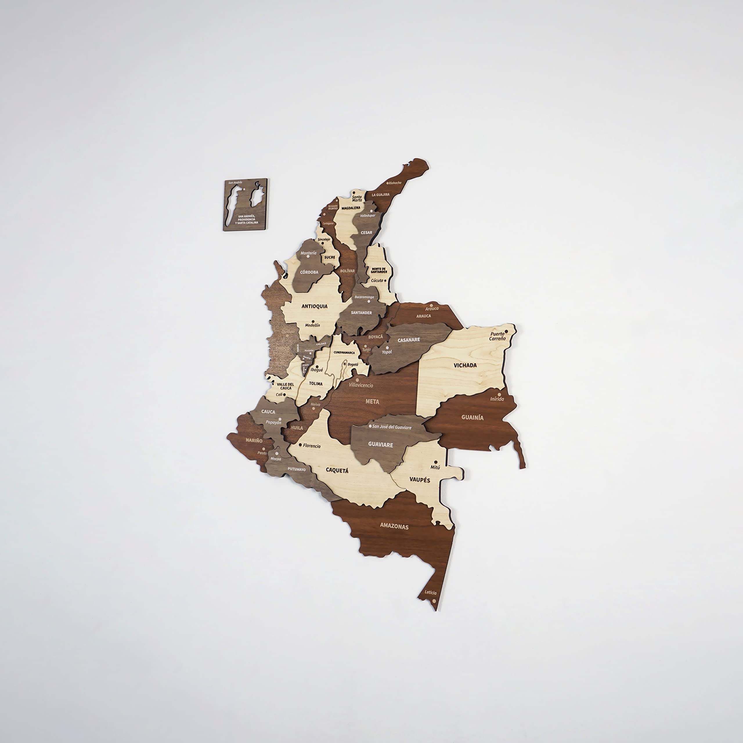 Carte de la Colombie 3D bois multicouche : finis les murs vides, voyagez de chez vous