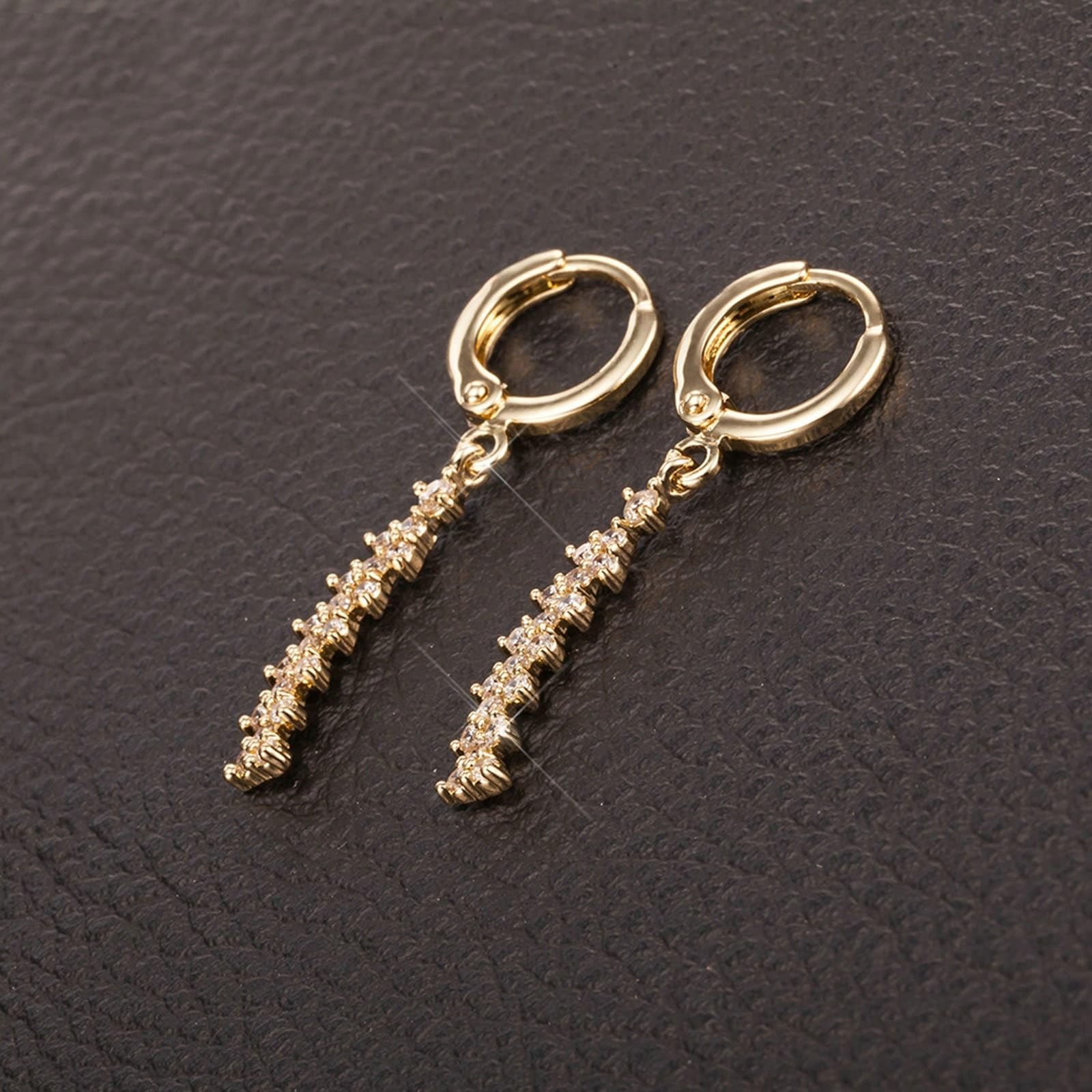 AMDXD Pendientes para mujer de oro 375 de 9 quilates, triángulo con moissanita, pendientes sin níquel, oro amarillo Au375