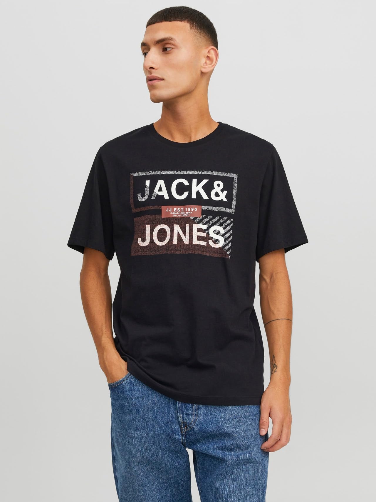 JACK & JONES Camiseta Hombre Pack de 3 – Manga Corta, Cuello Redondo, 100% Algodón, Básica y Casual, Diseño Estampado, Negro/Verde/Blanco