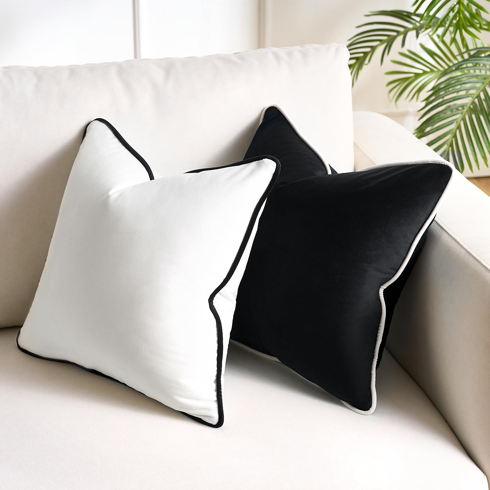 Housses de coussin en velours noir et blanc 45x45 cm pour canapé et lit | Lot de 2