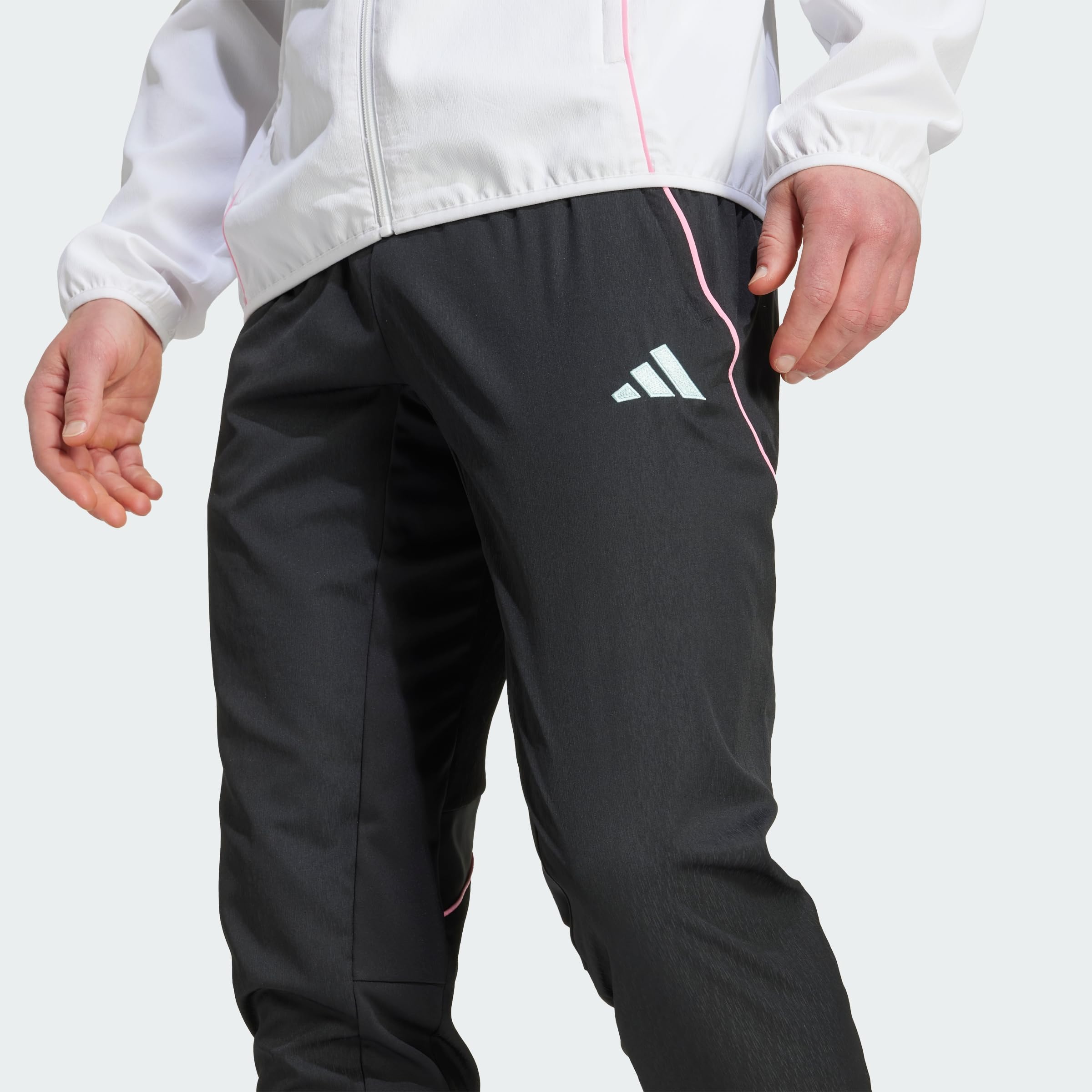 adidas Pantaloni Tuta Rappresentanza Juventus FC Nero Woven 25 26 Presentation (IT, Testo, XS, Slim, Lungo)