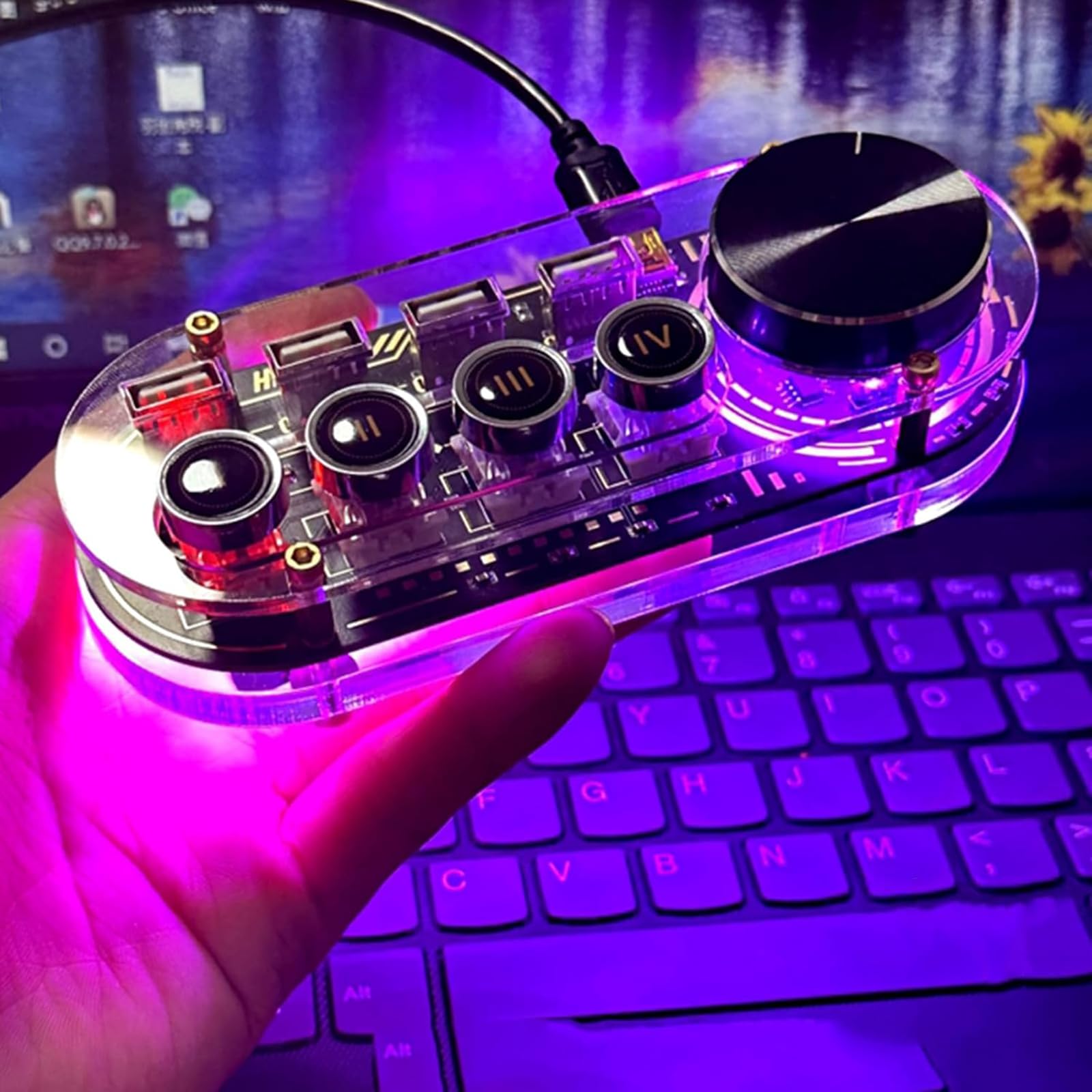 Docking Station USB, Hub USB Multifunzione Con Manopola Per Il Controllo Del Volume, 24 Tipi Di Luci RGB, 3 Porte USB 2.0 Per La Trasmissione Dati E 1 Porta USB 2.0 Per L'alimentazione, Per Tablet