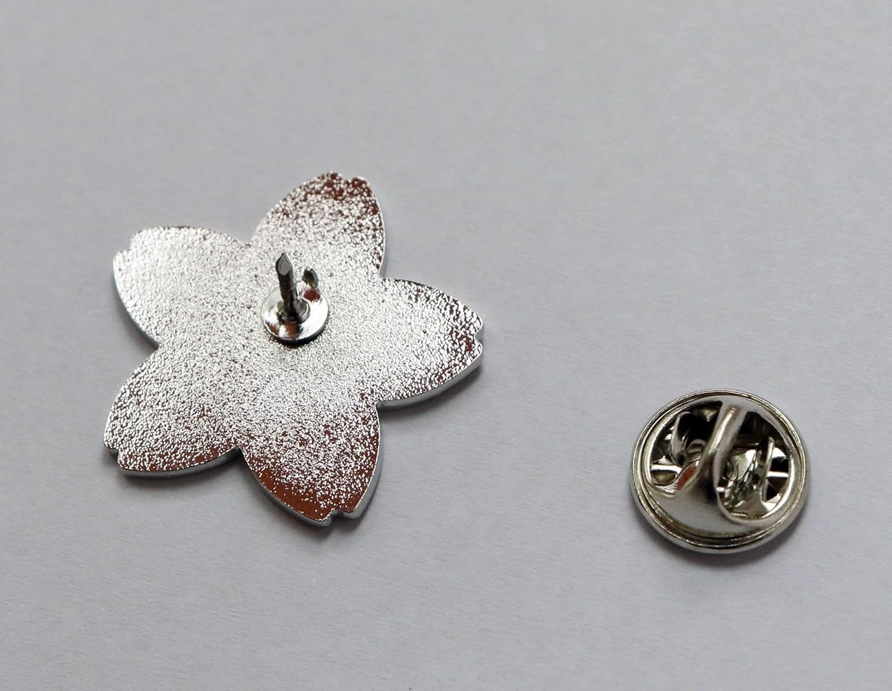 【新品 未連携 おまけ付き】バラの花びら ピンバッジ ピンバッジ バラの花びら – thatskyshop JP