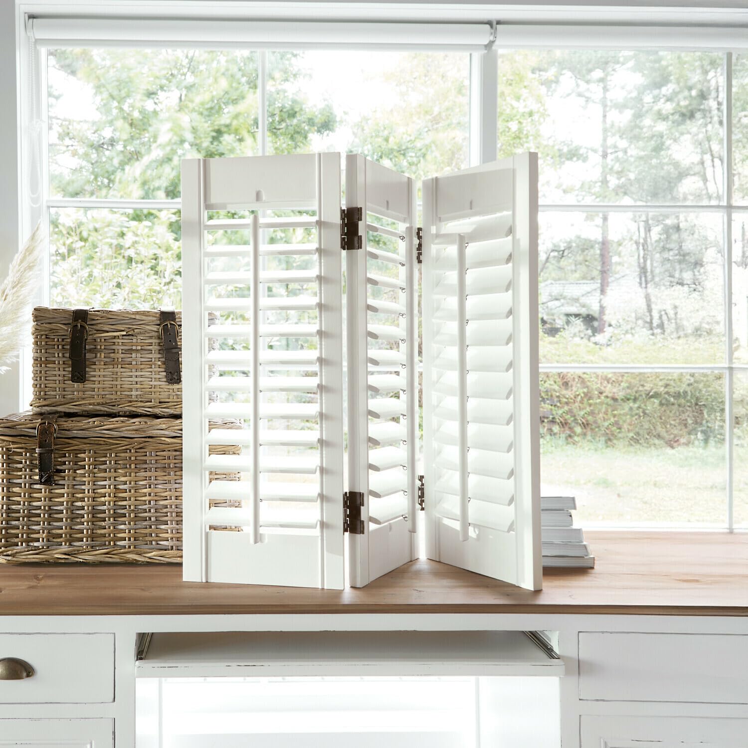 Loberon Shutter Ventura, weiß | individueller Sicht- und Sonnenschutz, verstellbare Lamellen, Dekoration, Wohn-Accessoire, Kiefernholz
