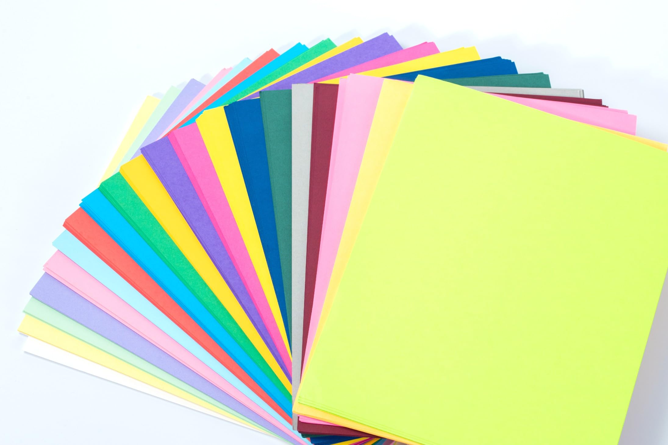 Farbiger Karton, 21,6 x 27,9 cm, 20 verschiedene Farben, 180 g/m² dickes Konstruktionspapier für Bastelarbeiten, Kartenherstellung, Scrapbooking, Cricut, Schulbedarf, Drucker und Büro, 40 Stück