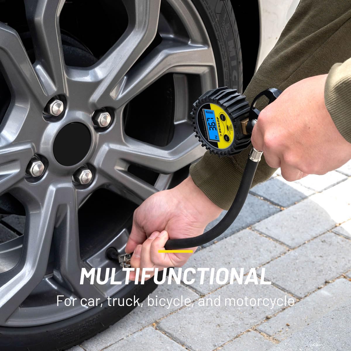 Dunlop Manomètre Numérique pour Pneus – Mesure PSI/BAR/KPA/KG – Fonctionne sur Piles – Tuyau d'air de 30 cm – Convient à la Plupart des Compresseurs d'air – Voiture, Vélo, Moto et Camion – Noir