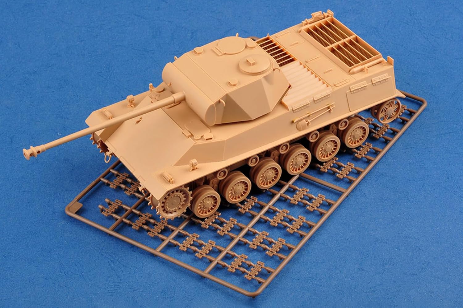 Hobby Boss Hungarian 44M Tas Model Kit