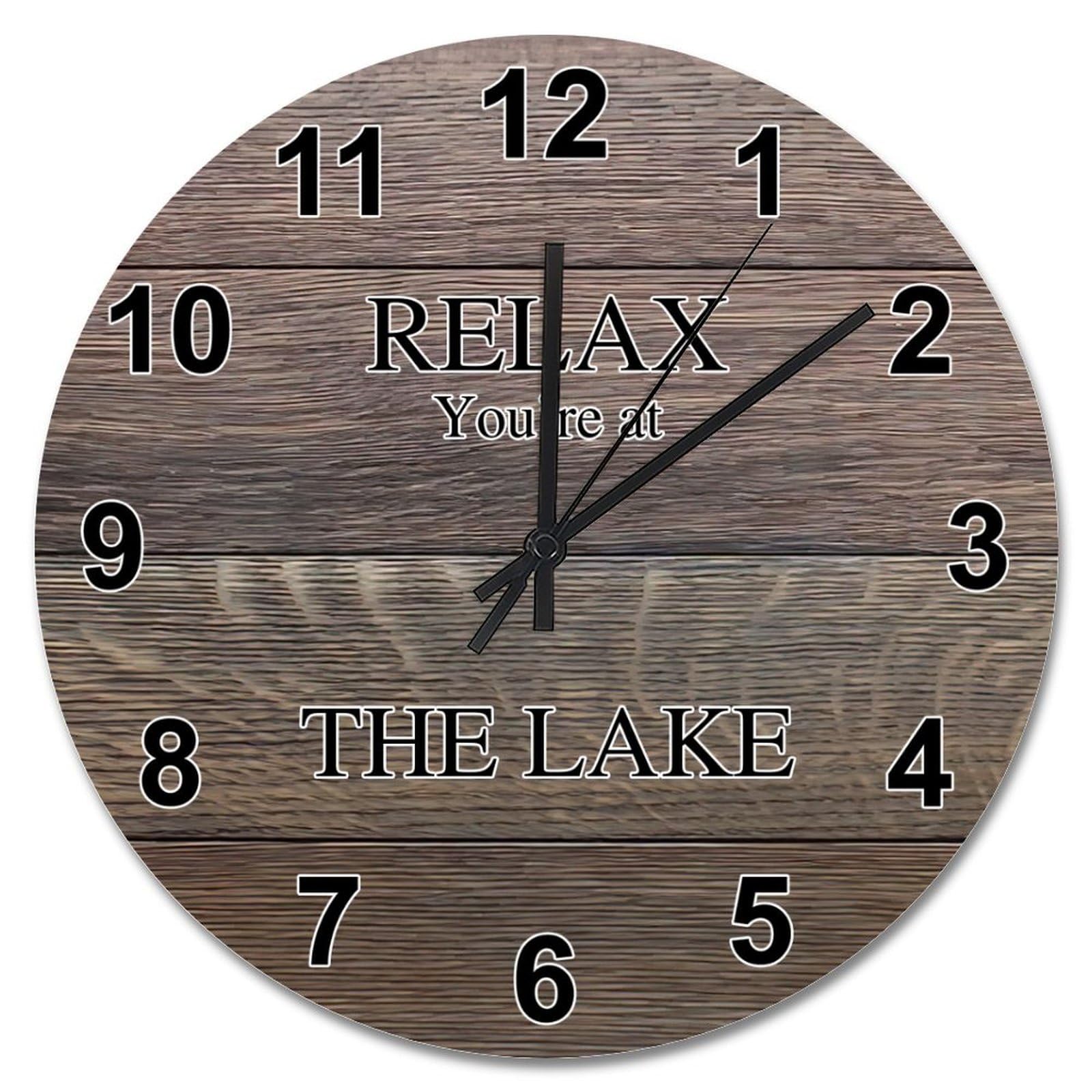 Horloge murale ronde en bois vieilli Relax You're At The Lake 38cm