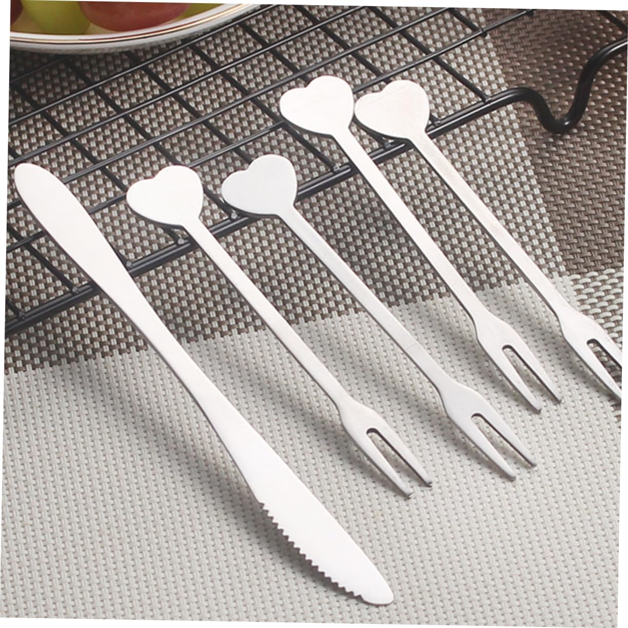 Cabilock 30pcs Heart-shaped Stainless Steel Dessert Forks for Wedding Cake and Party Supplies Creative Two-prong Fruit Forks for Home Bar and Banquet Use Silver