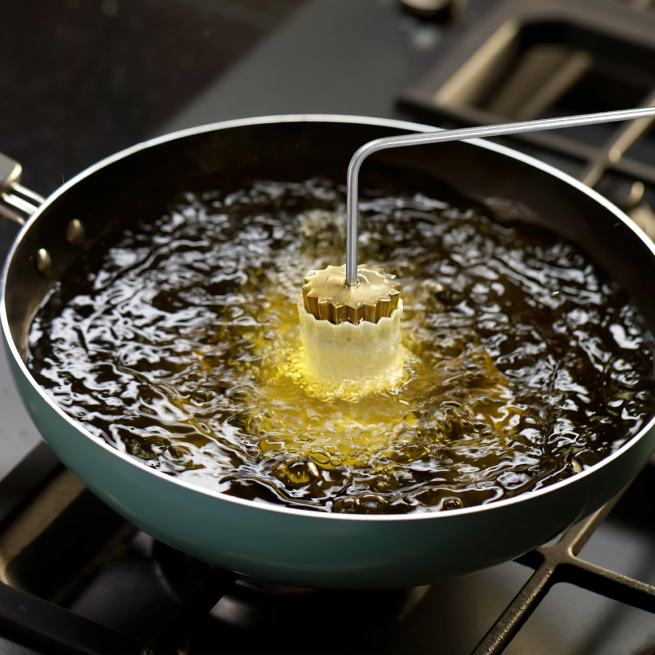 NOLITOY Moules de cuisson Nyonya créatifs en matériau durable - Petit moule à tarte doré pour la cuisson facile des collations malaisiennes - Pour gâteaux et raviolis à faire soi-même