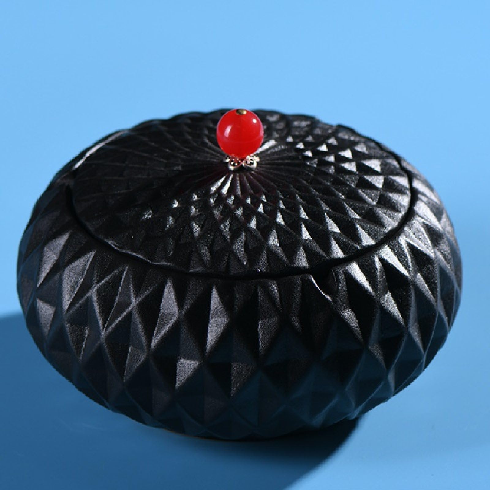 Cendrier en céramique noir à carreaux en losange avec couvercle 14,5x8,5 cm
