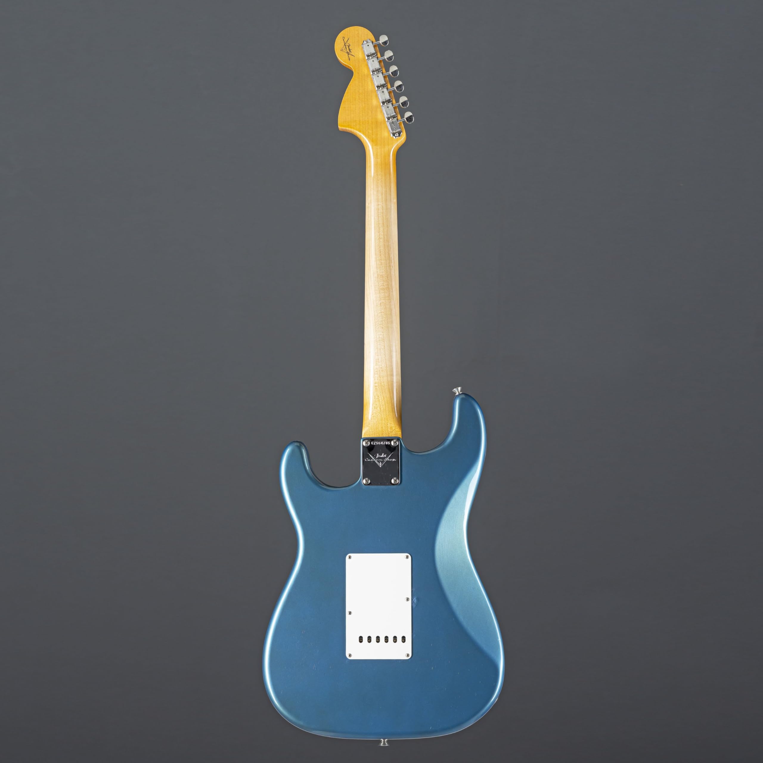 Amazon.com: Fender Custom Shop '66 Stratocaster Deluxe Closet