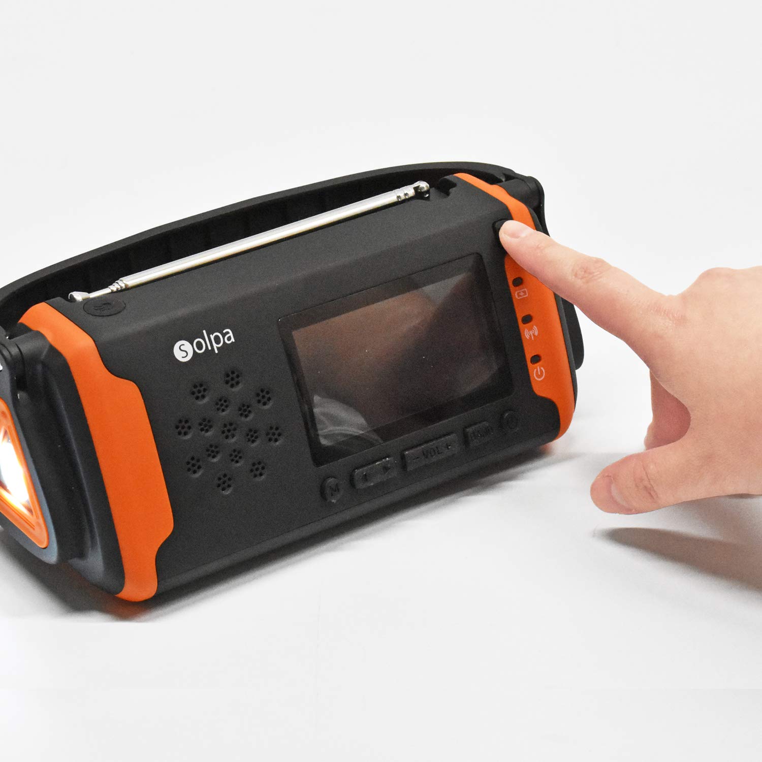 Amazon.co.jp: クマザキエイム 手回し/ソーラー蓄電ラジオ : スポーツ