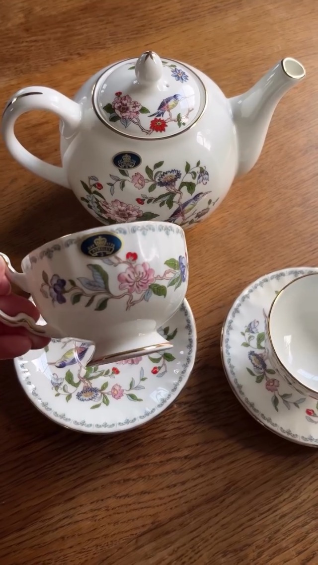 Amazon.com | Aynsley Fine Bone China Pembroke Oban Teapot and Set