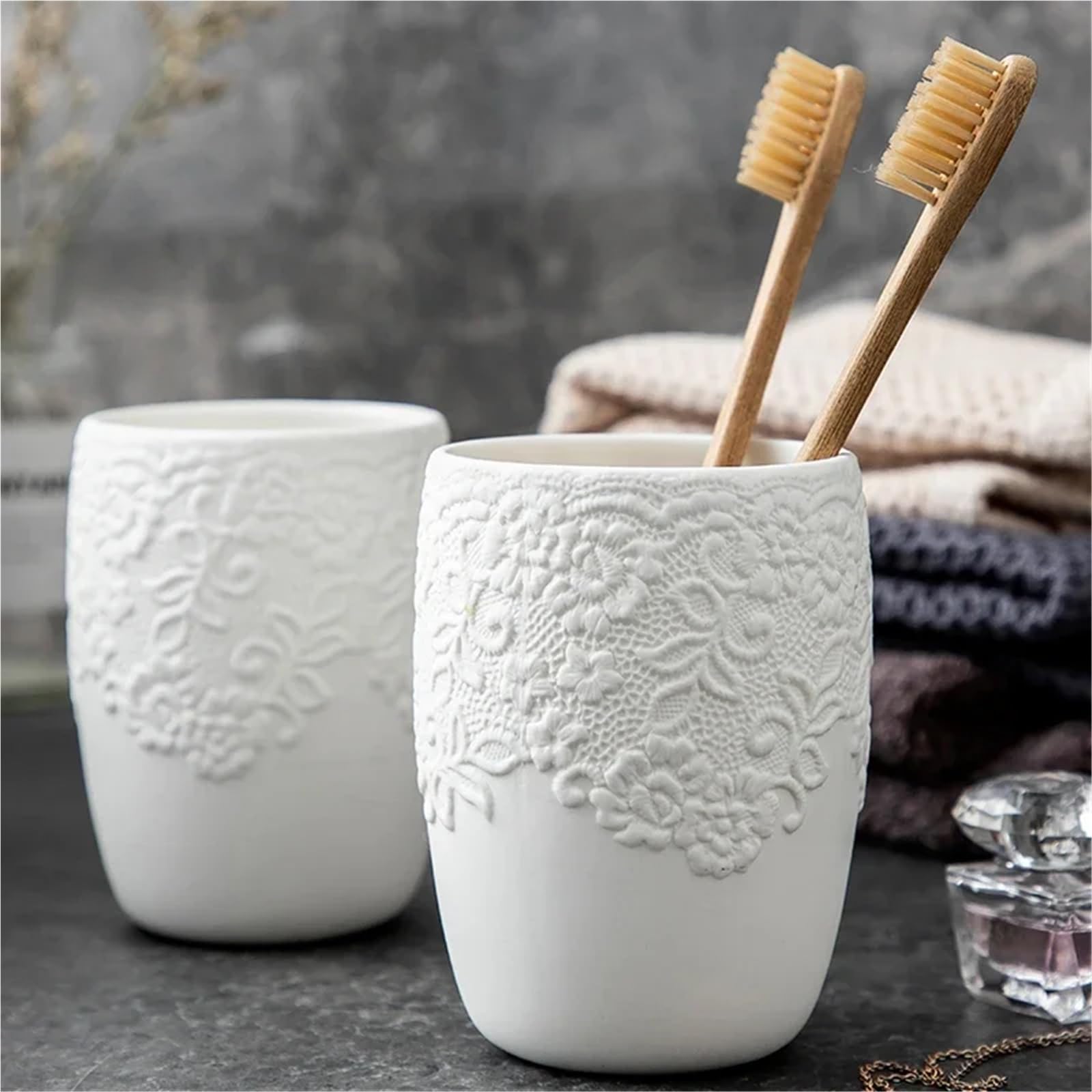 Juego de Accesorios de Baño Baño Creativo De Cuatro Piezas En Relieve Blanco