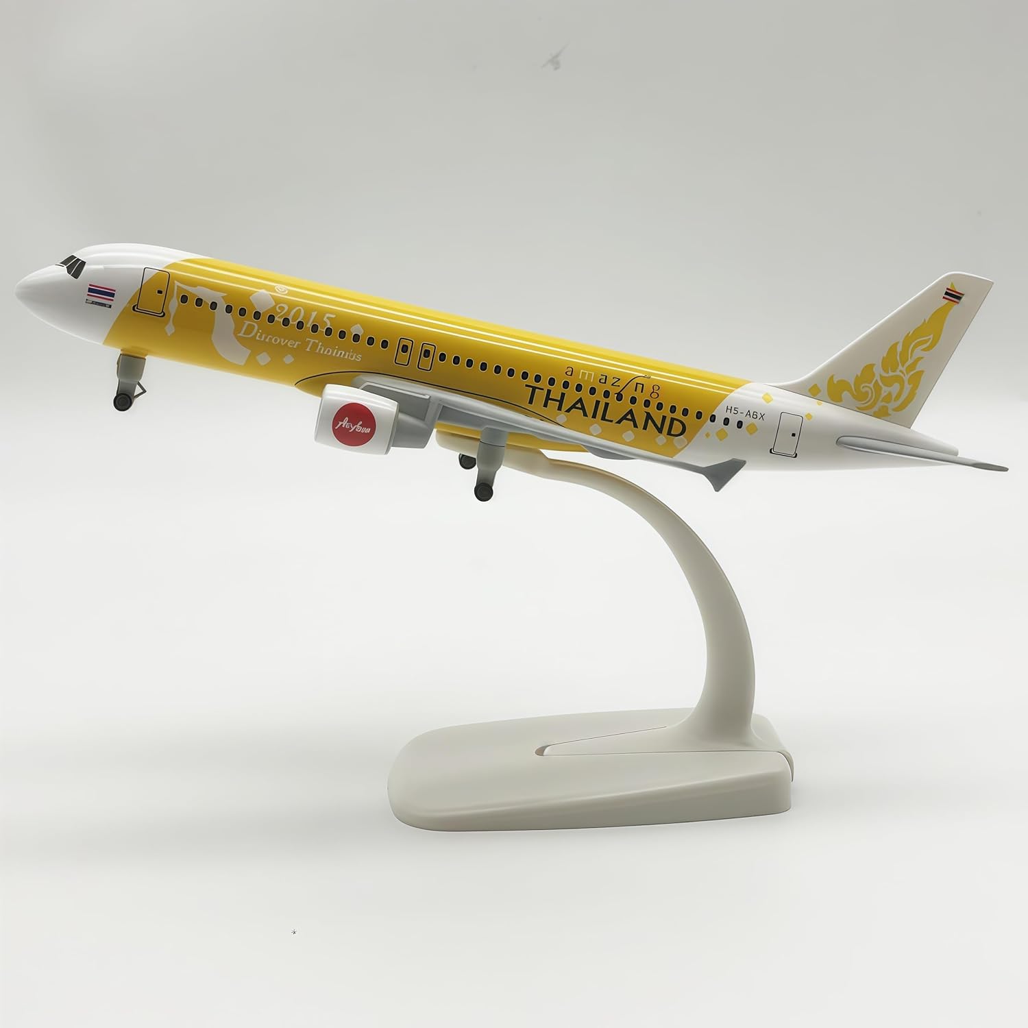 Thai Airways A320 1:300 Scale Diecast Alloy Model Aircraft Collectible Desk Display Plane for Aviation Fan