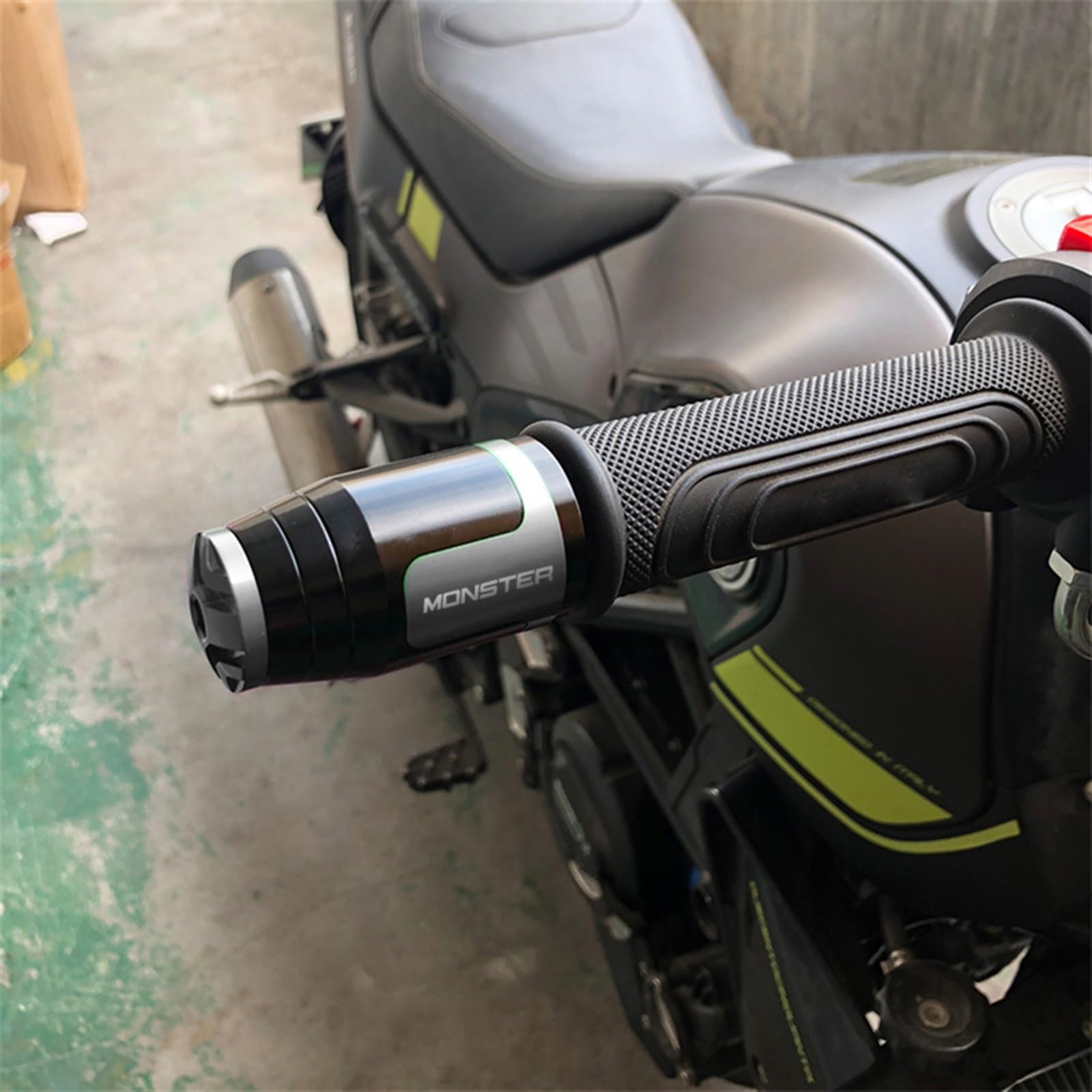Contrapesos Manillar Moto para 400 620 695 696 795 796 797 821 1200 1200S Accesorios de Motocicleta Empuñaduras Manillar Extremos Barra Enchufe(Green)