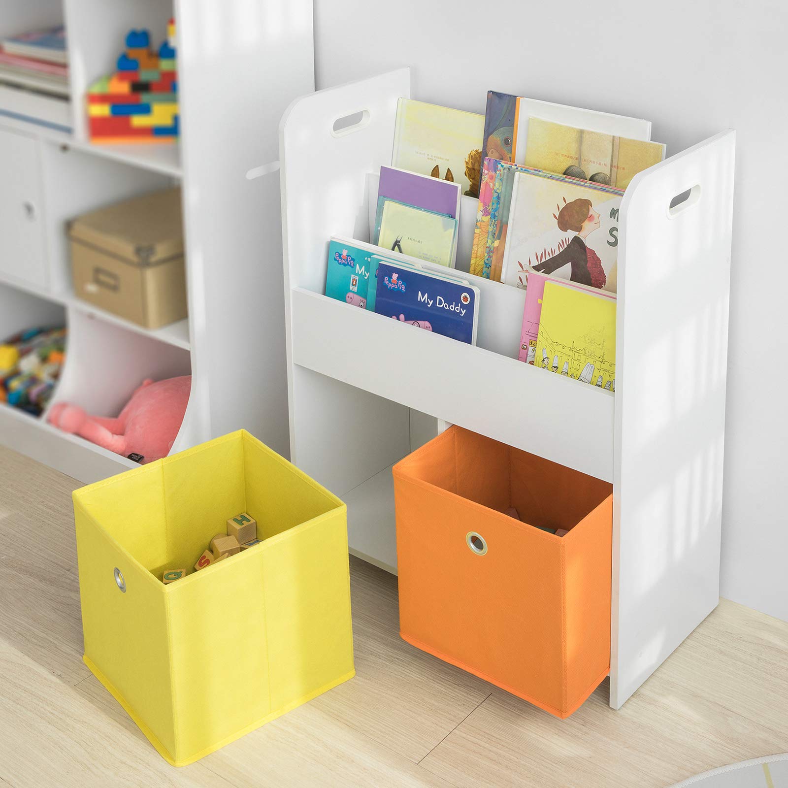 SoBuy KMB27-W dziecięcy regał na książki z 3 półkami i 2 pudełkami z materiału, regał do przechowywania zabawek, organizer na zabawki, biały, szer. x wys. x gł.: 58 x 76 x 27 cm