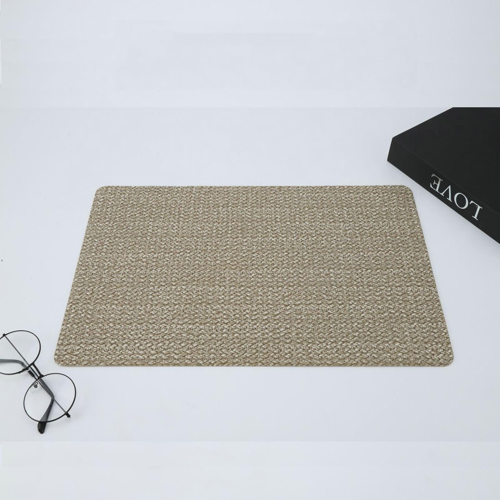 Set de table tressé kaki style japonais pour sublimer vos repas de famille