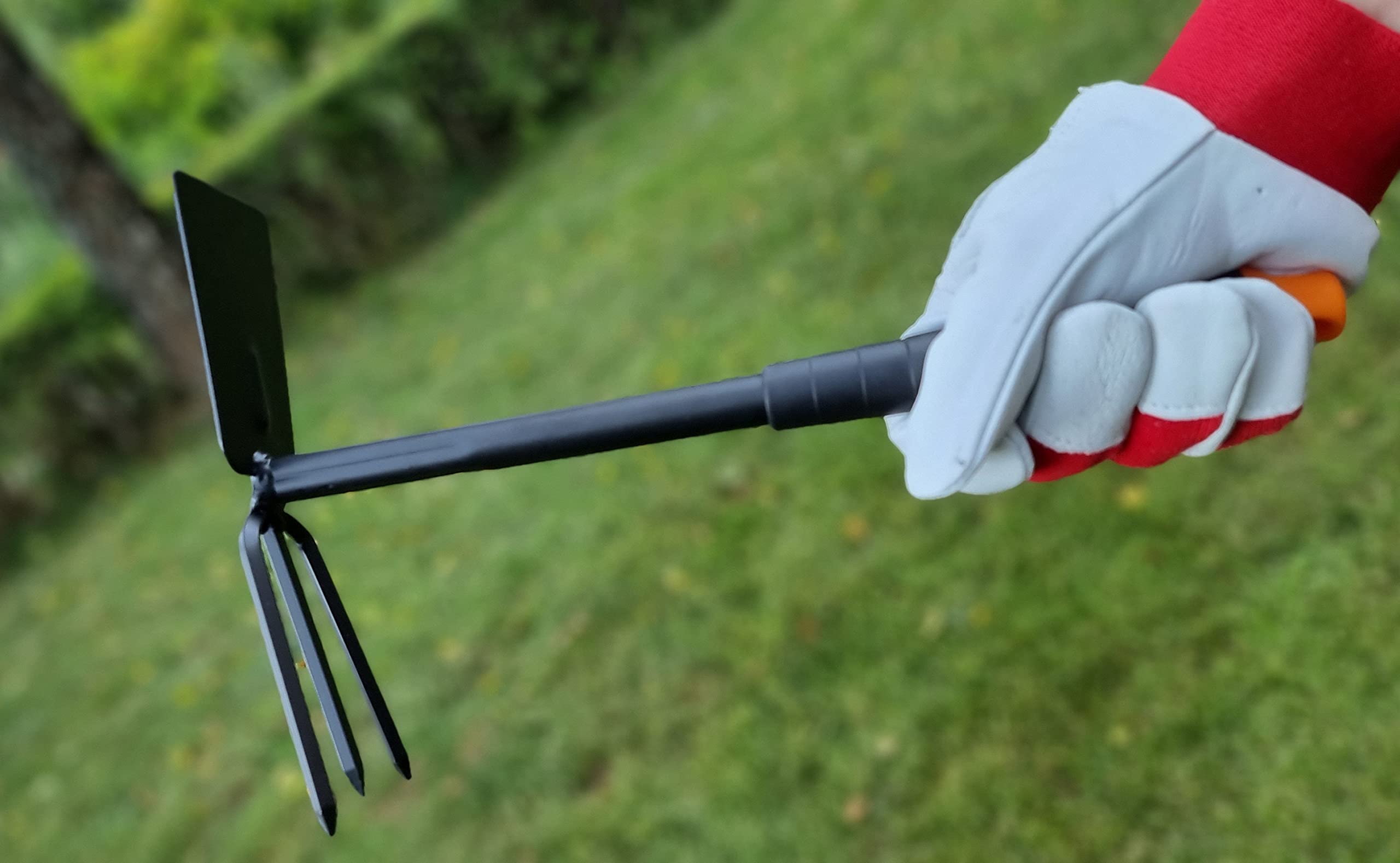 Mivos Azada doble de jardín Tridente para deshuesar y desherbar el suelo - Doble azada con 3 dientes - Azada de dos cabezas de metal para trasplante - Ancho 7 cm